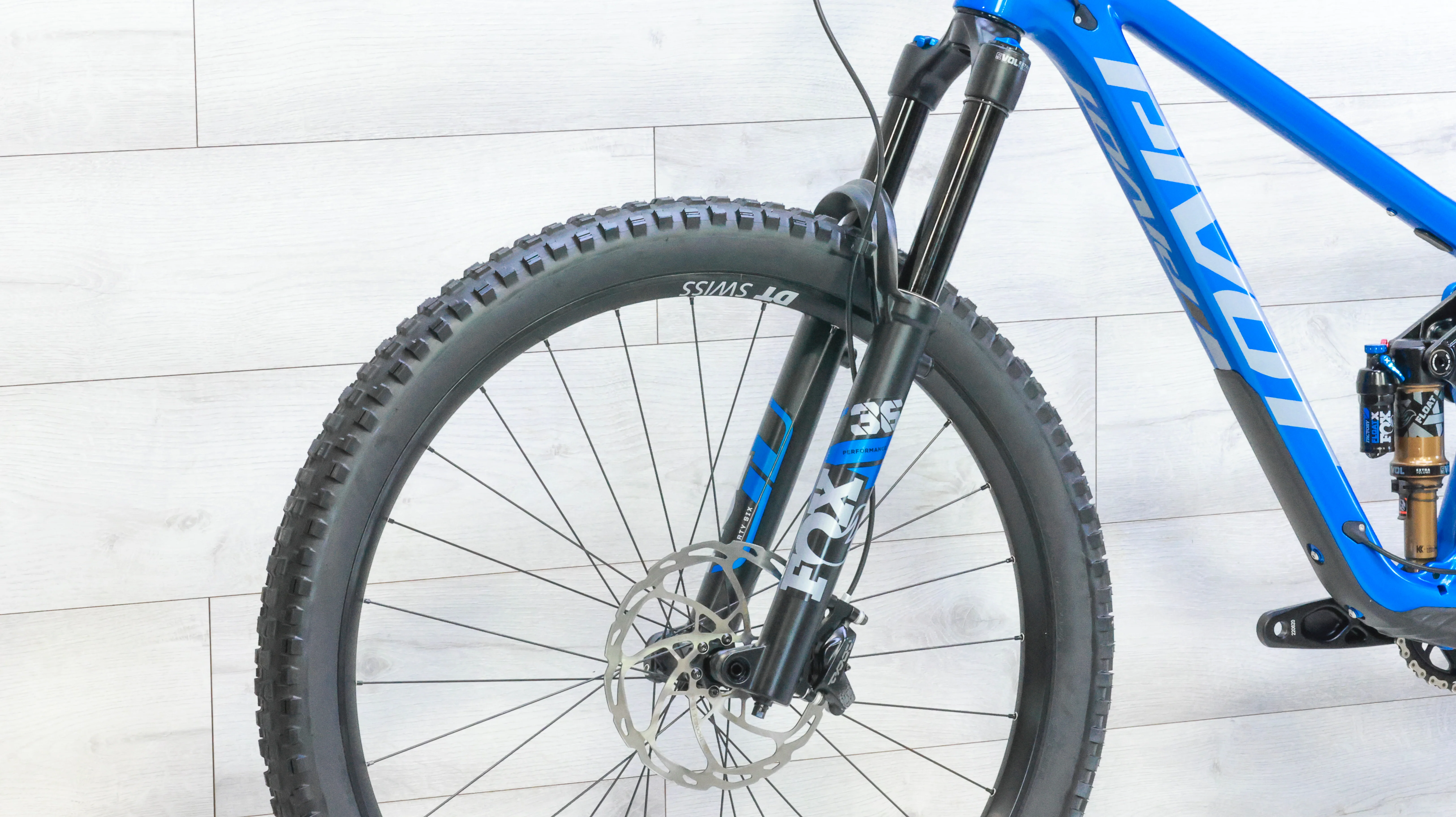 Pivot Switchblade Ride GX/X01 Mountain Bike - 2024, Medium - Image 9