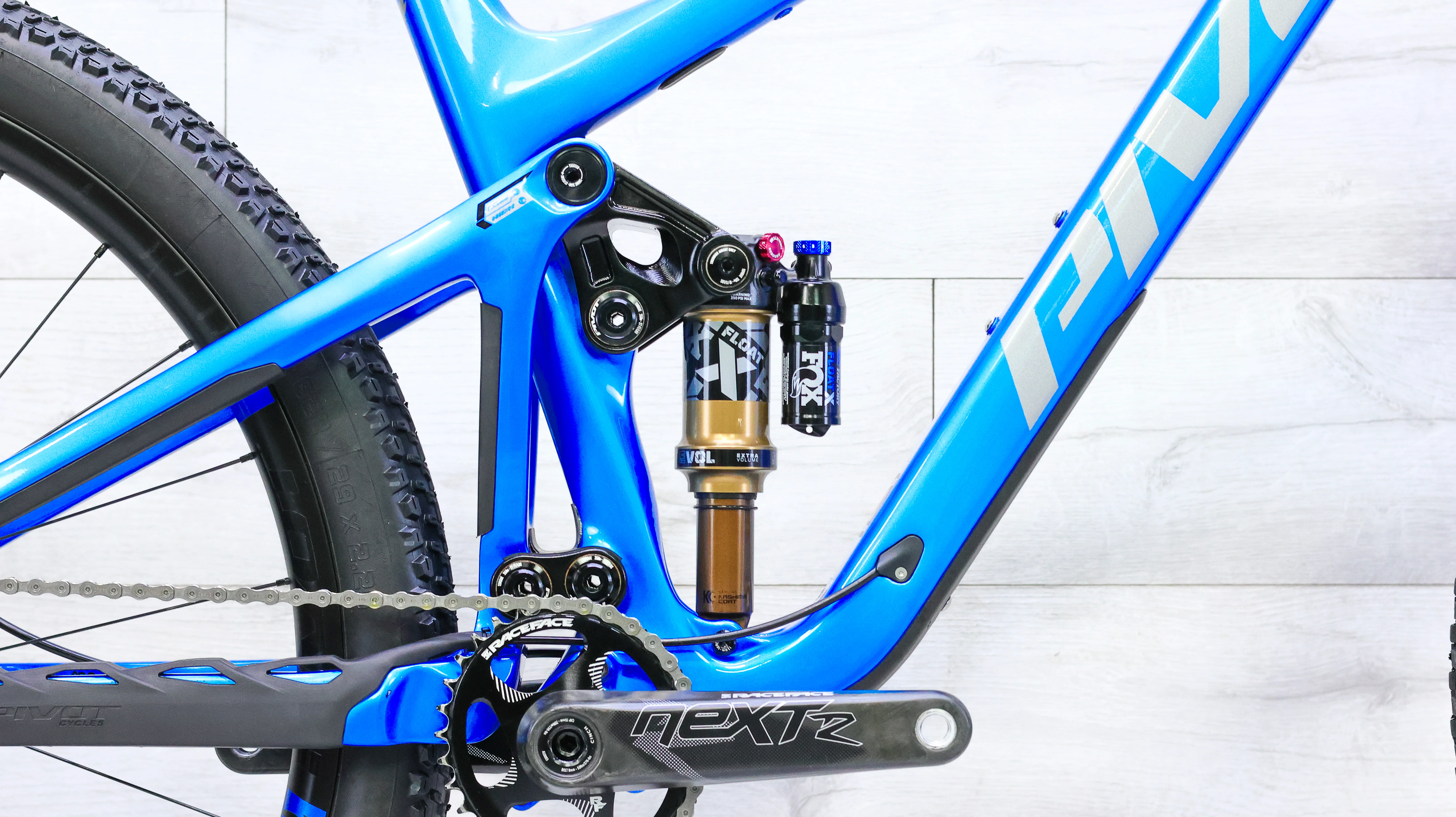 Pivot Switchblade Team XTR w/Carbon Wheels Mountain Bike - 2023, X-Large - Image 10