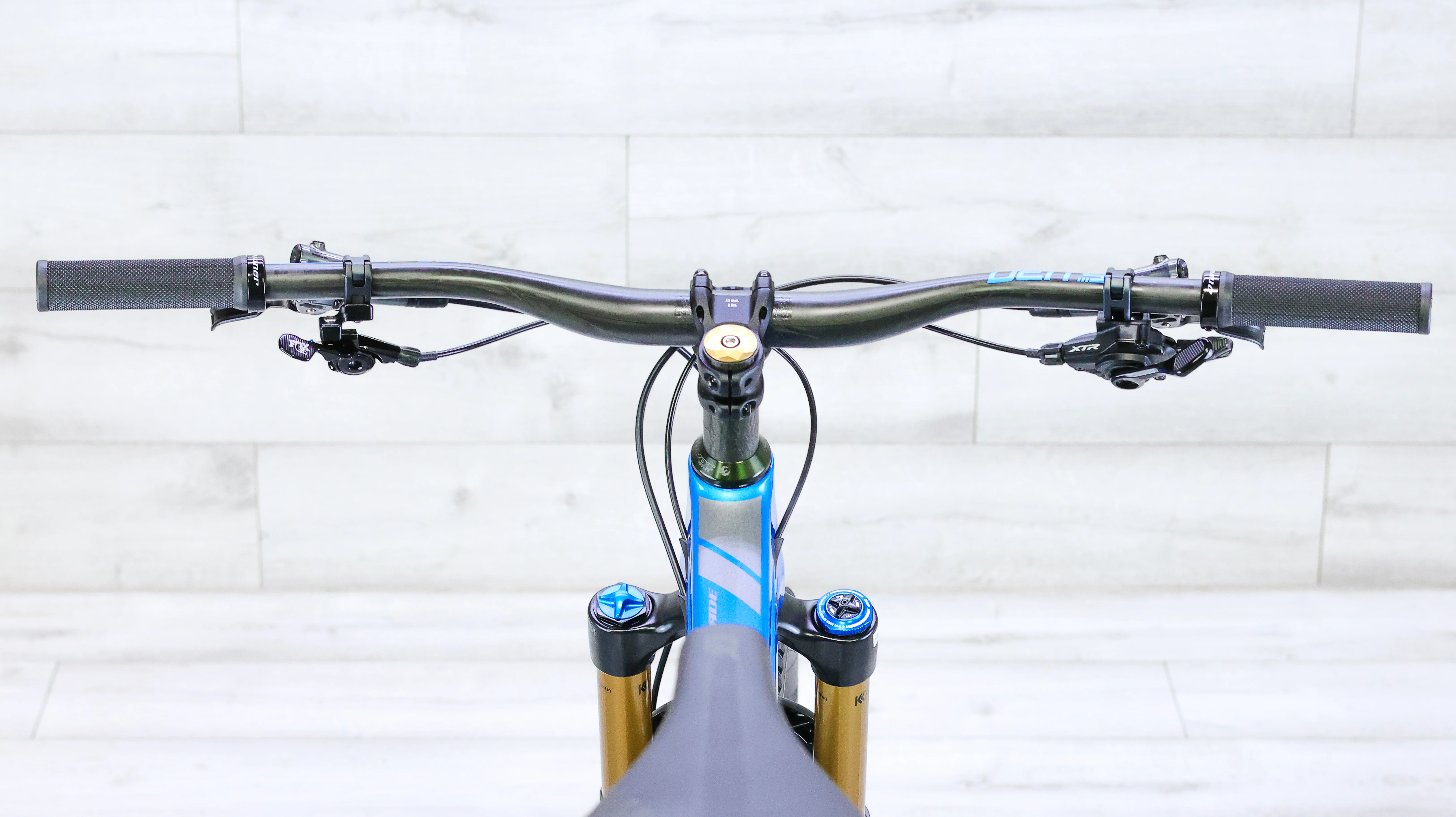 Pivot Switchblade Team XTR w/Carbon Wheels Mountain Bike - 2023, X-Large - Image 13