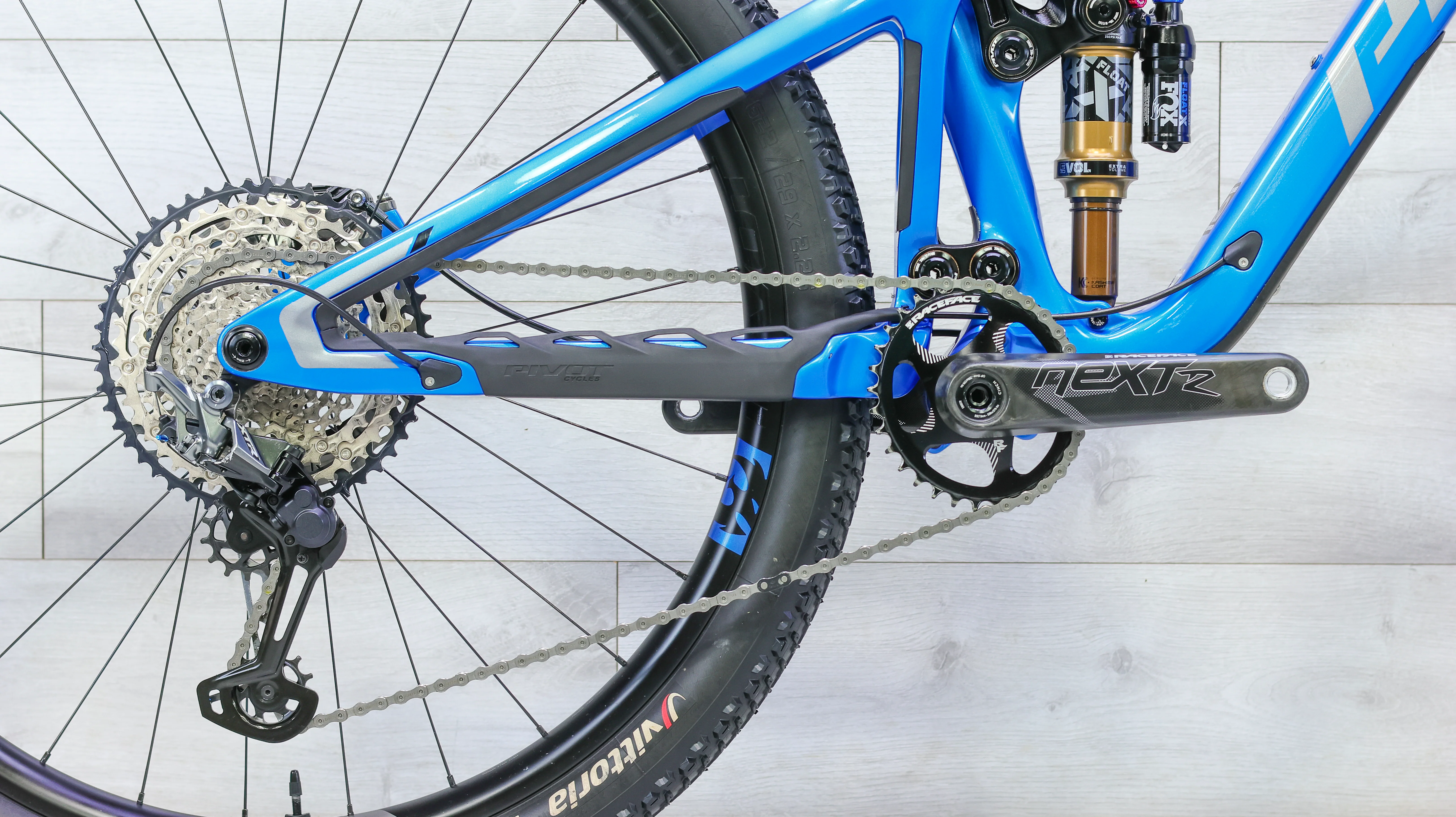 Pivot Switchblade Team XTR w/Carbon Wheels Mountain Bike - 2023, X-Large - Image 5