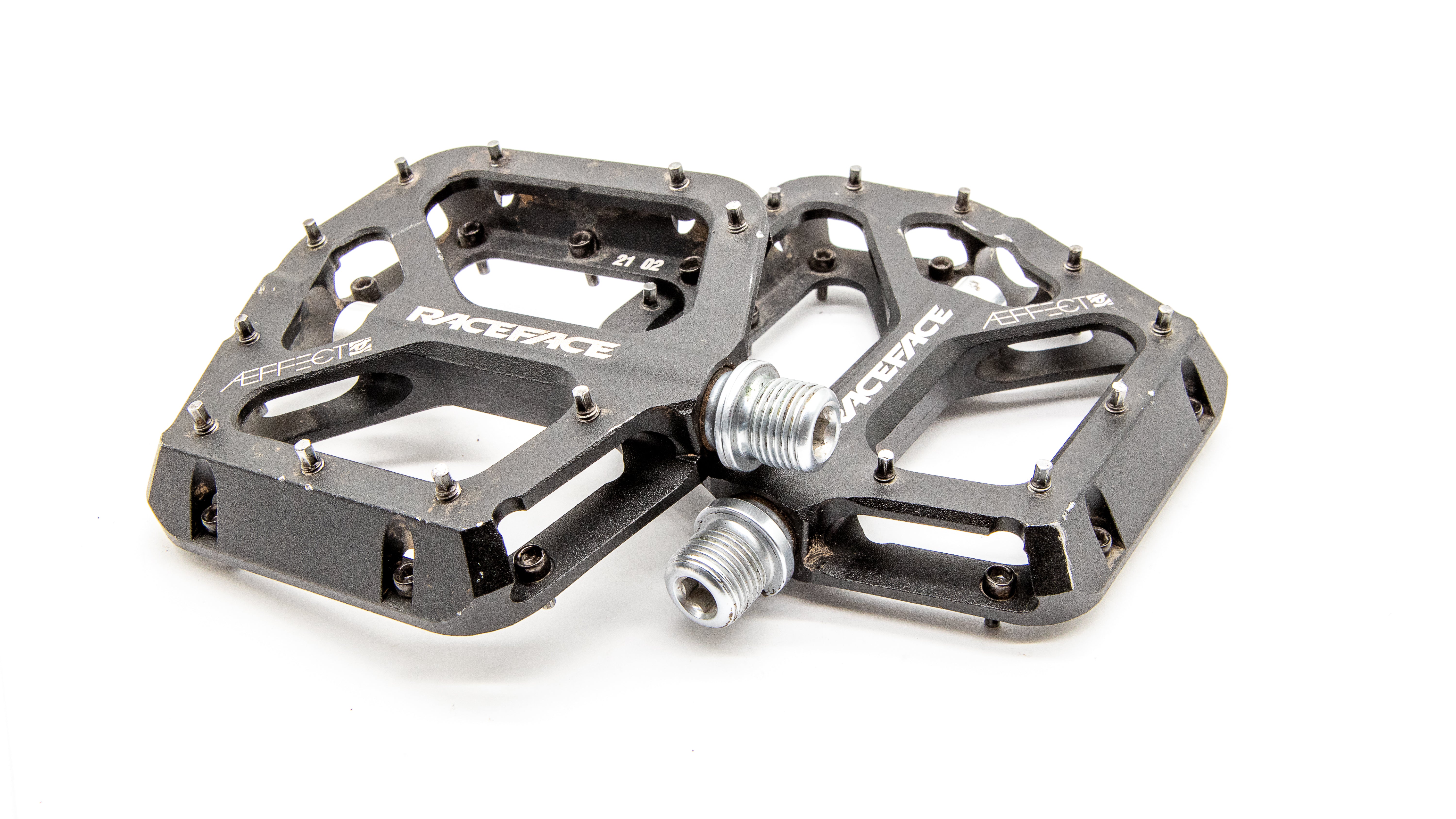 Race Face Aeffect Black Flat MTB Pedals 368g - Image 2