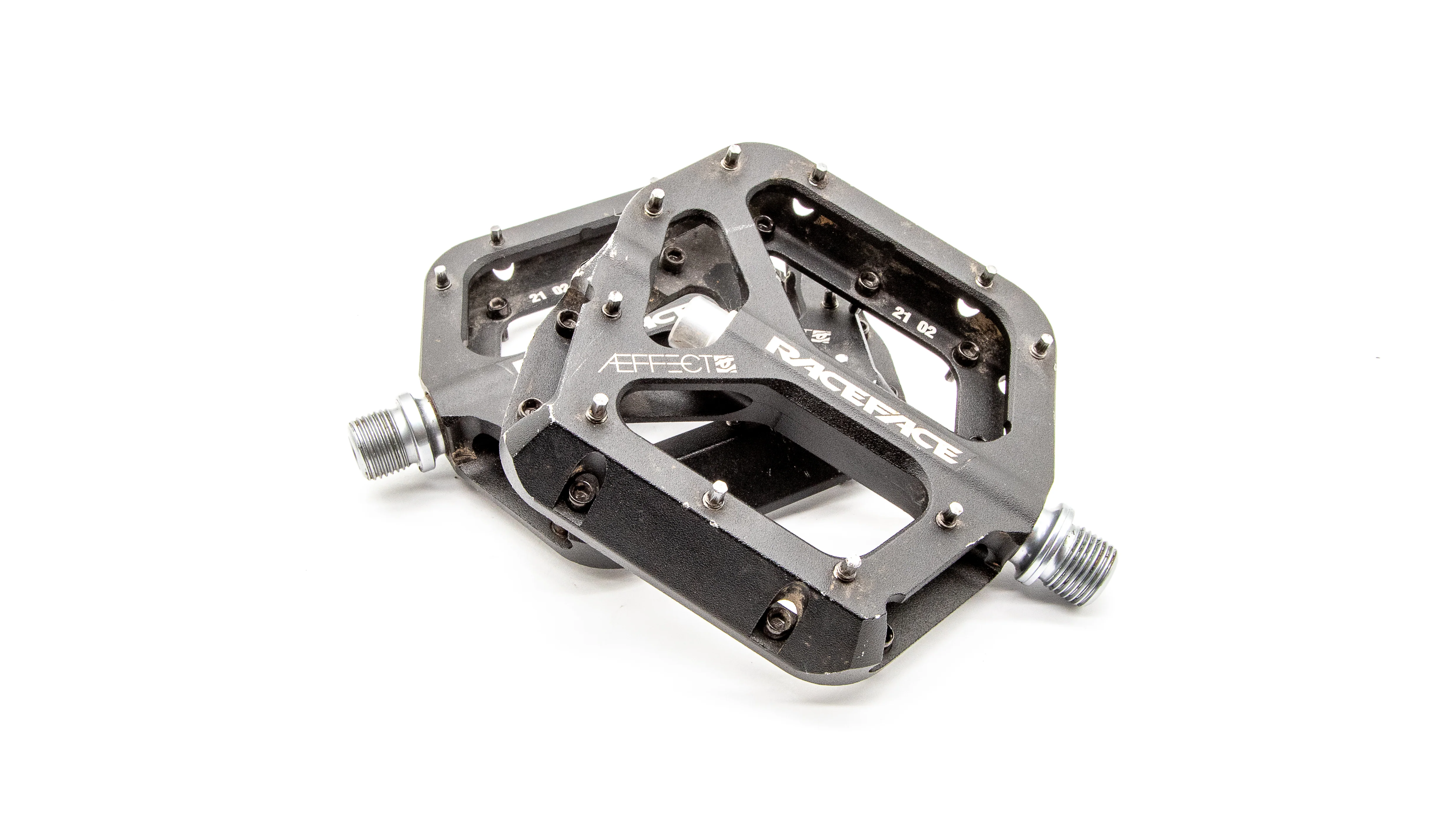 Race Face Aeffect Black Flat MTB Pedals 368g - Image 4