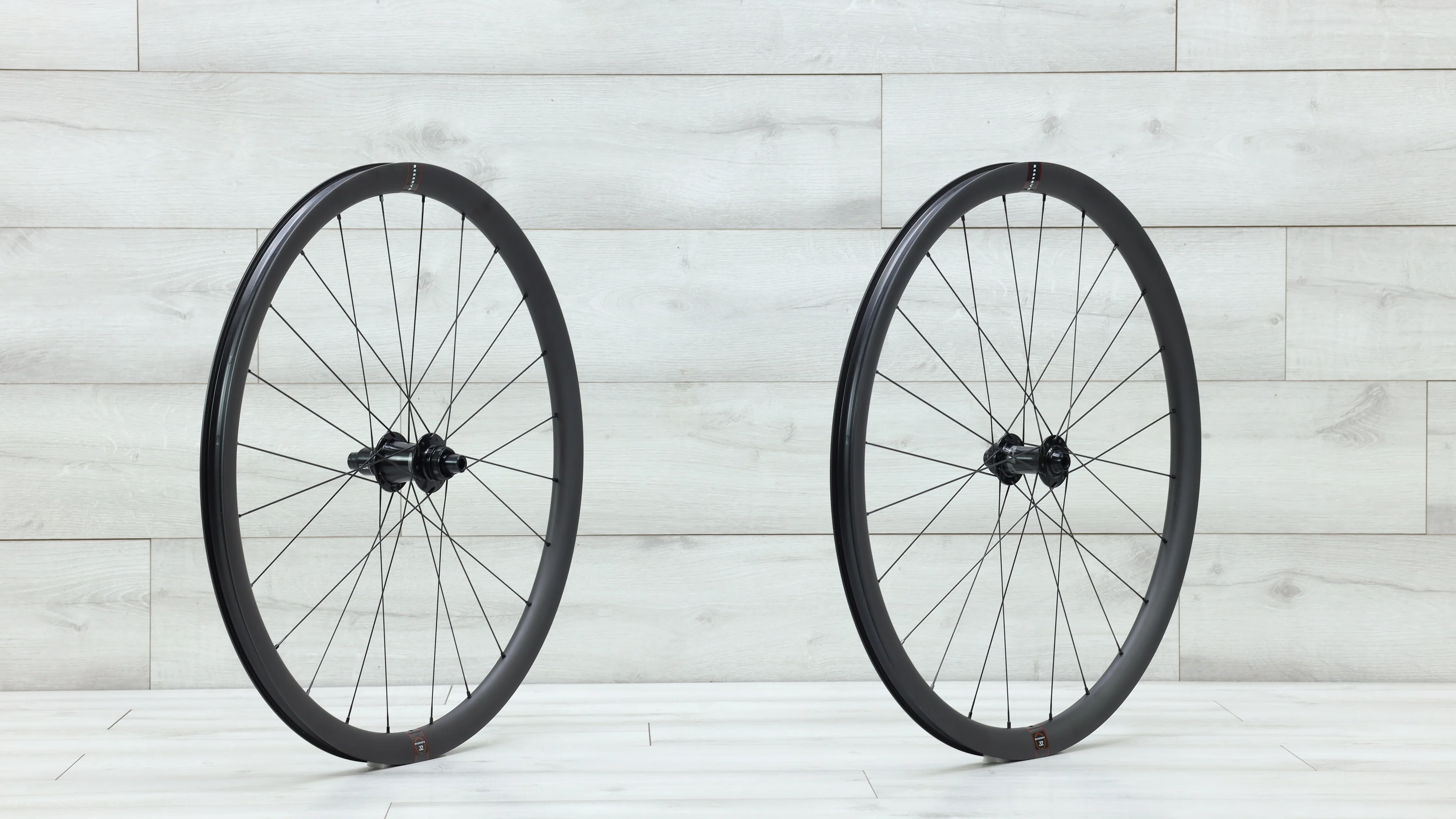 Reserve 32 Carbon Tubeless Disk Brake 700c Gravel Wheelset - Image 4