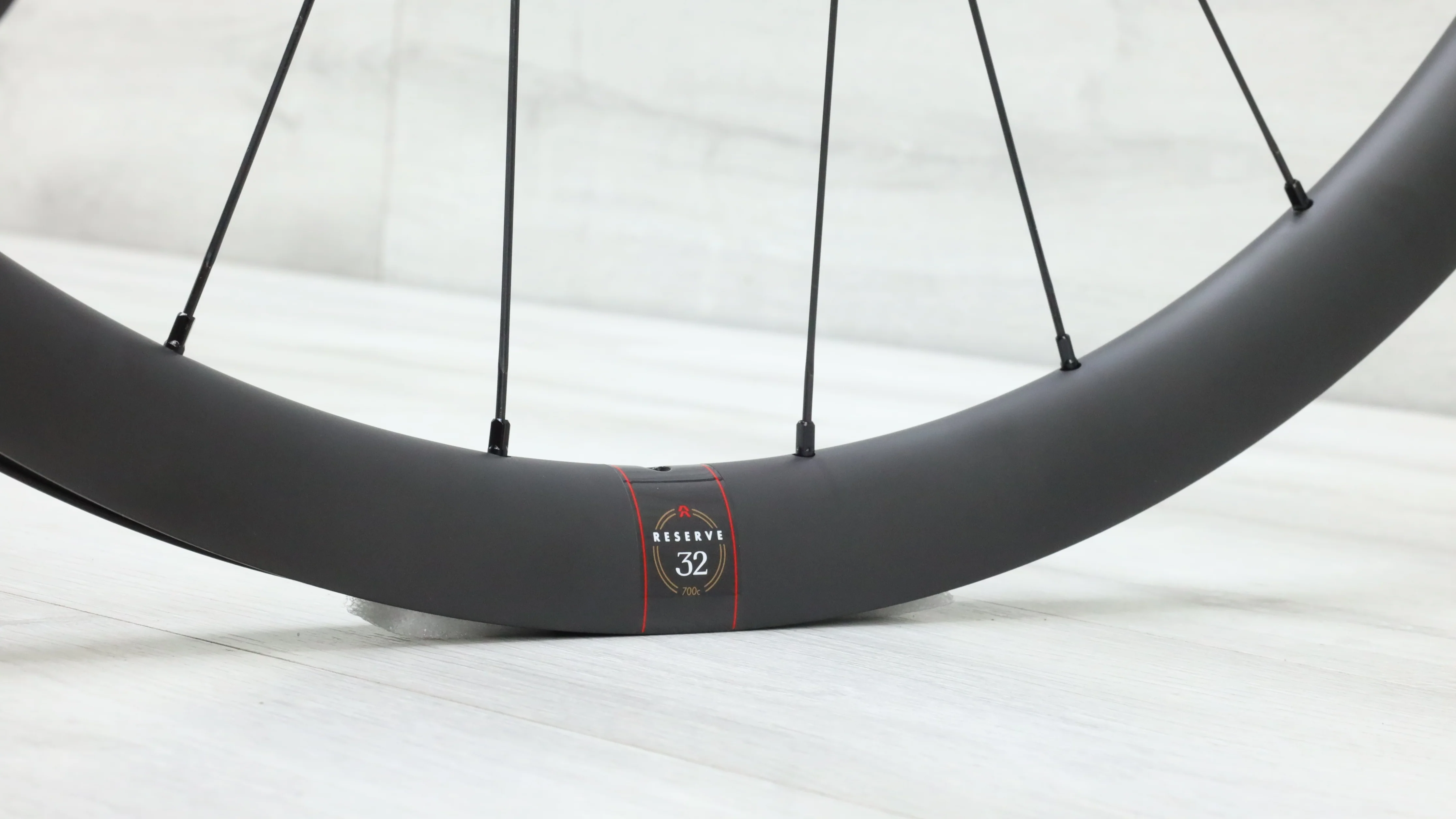 Reserve 32 Carbon Tubeless Disk Brake 700c Gravel Wheelset - Image 8