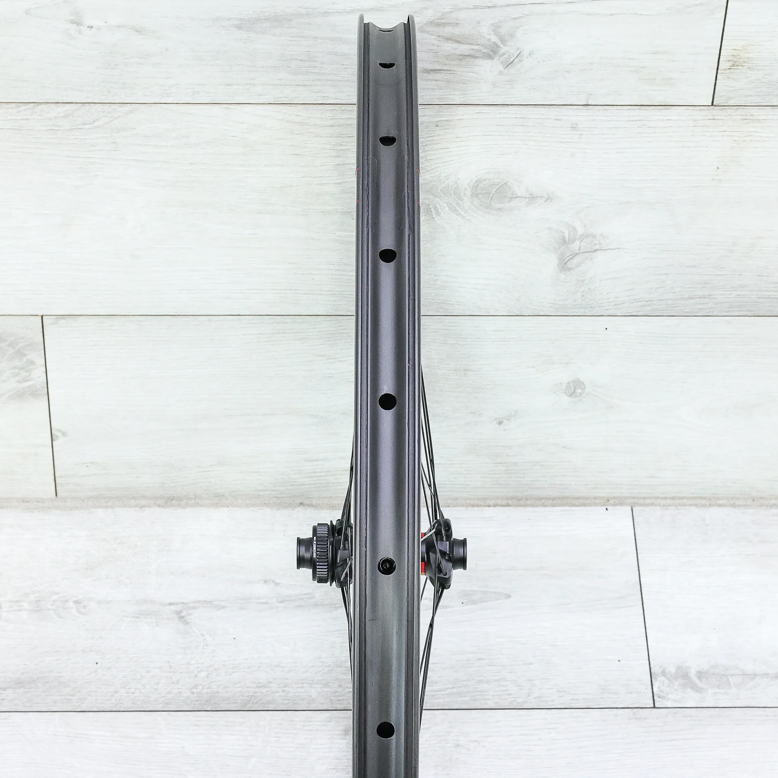 Reserve 40/44 Carbon Wheelset - 700c, Tubeless, Center Lock, HG 11 - Speed - Image 9