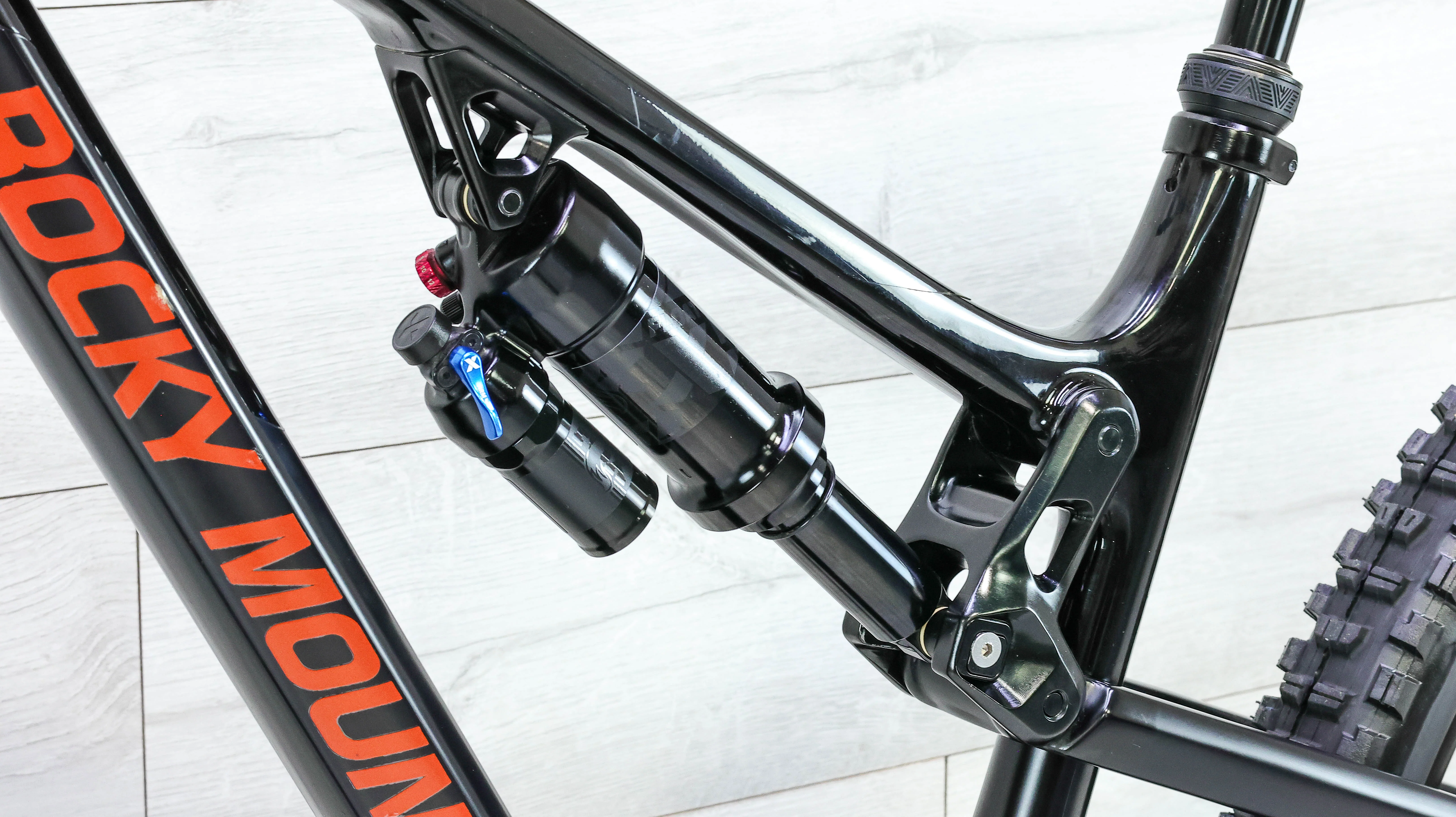 Rocky Mountain Altitude Carbon 50 29" Mountain Bike - 2021, Medium - Image 11