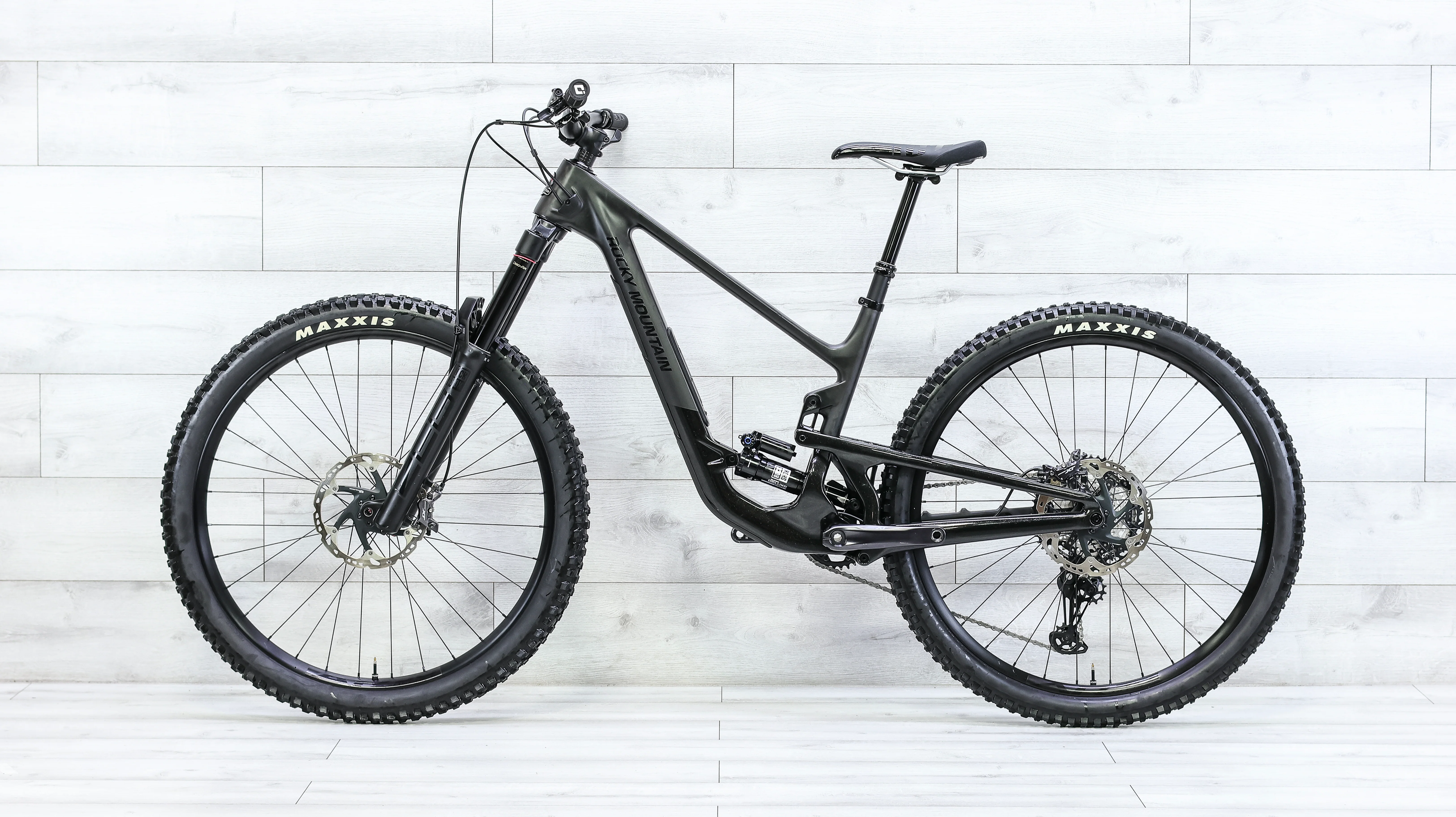 Rocky Mountain Altitude Carbon 70 Mountain Bike - 2024, Medium - Image 2