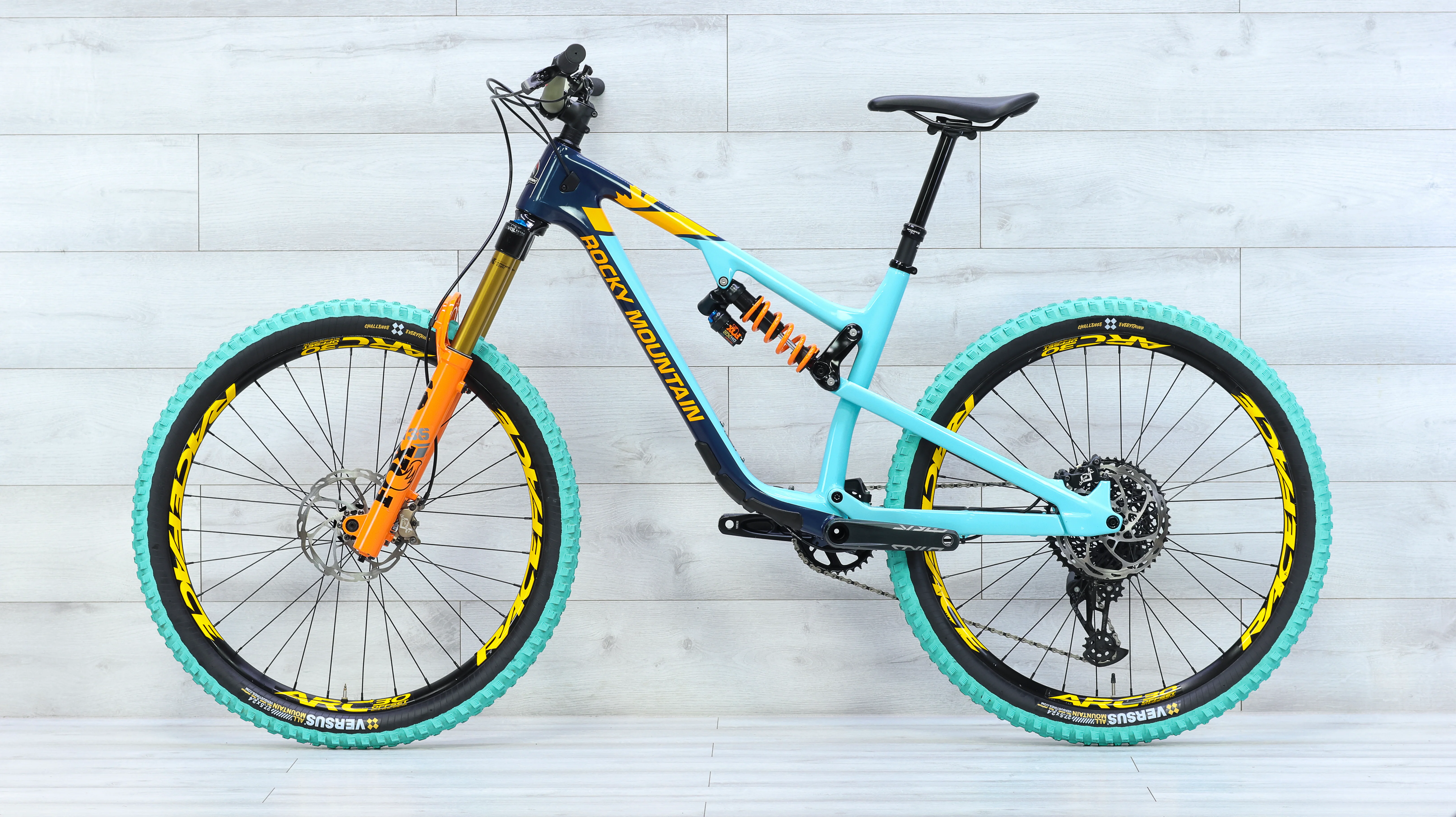 Rocky Mountain Altitude Carbon AXS Mountain Bike - 2019, Medium - Image 2