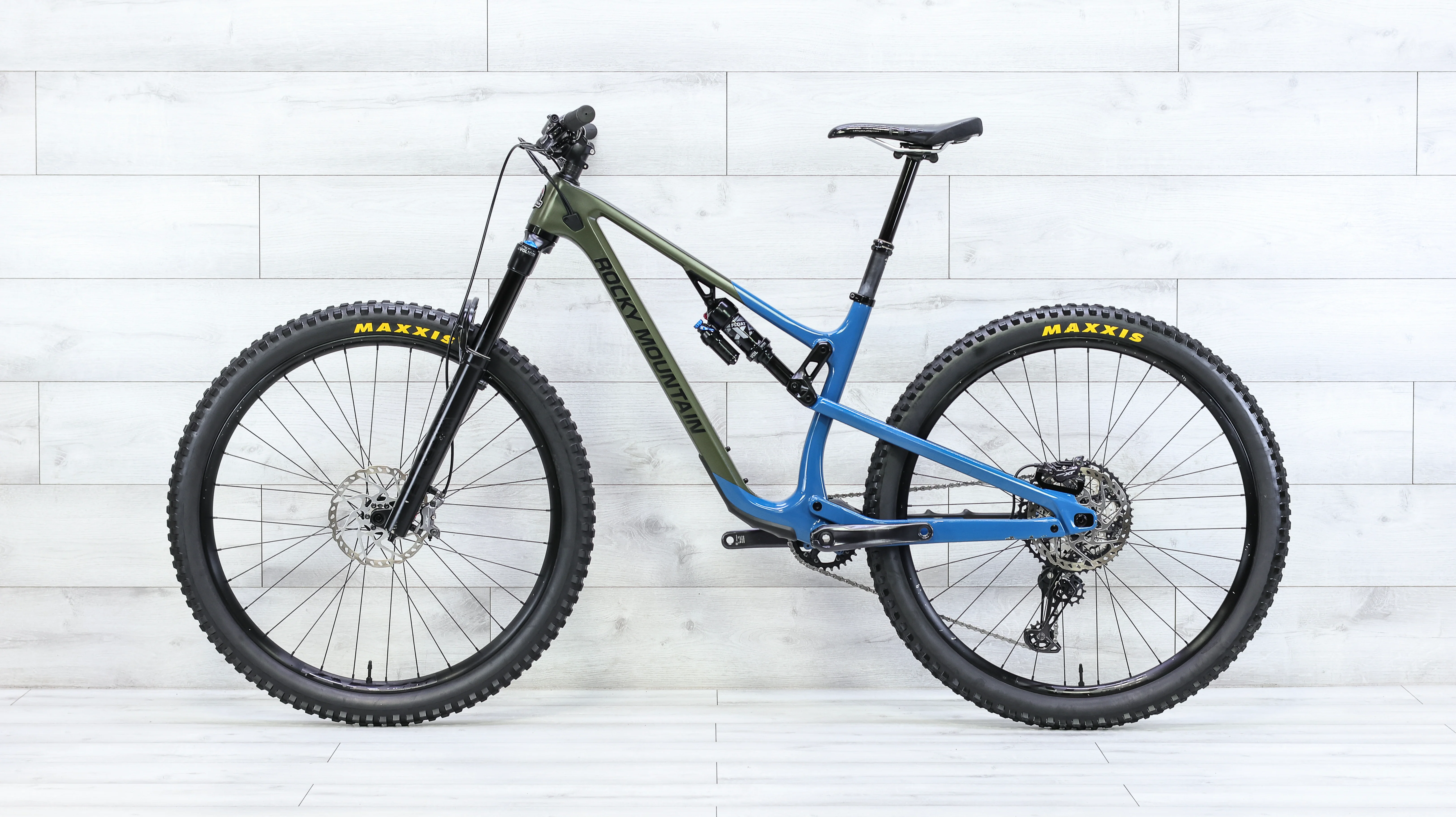 Rocky Mountain Instinct Carbon 70 Mountain Bike - 2022, Medium - Image 2