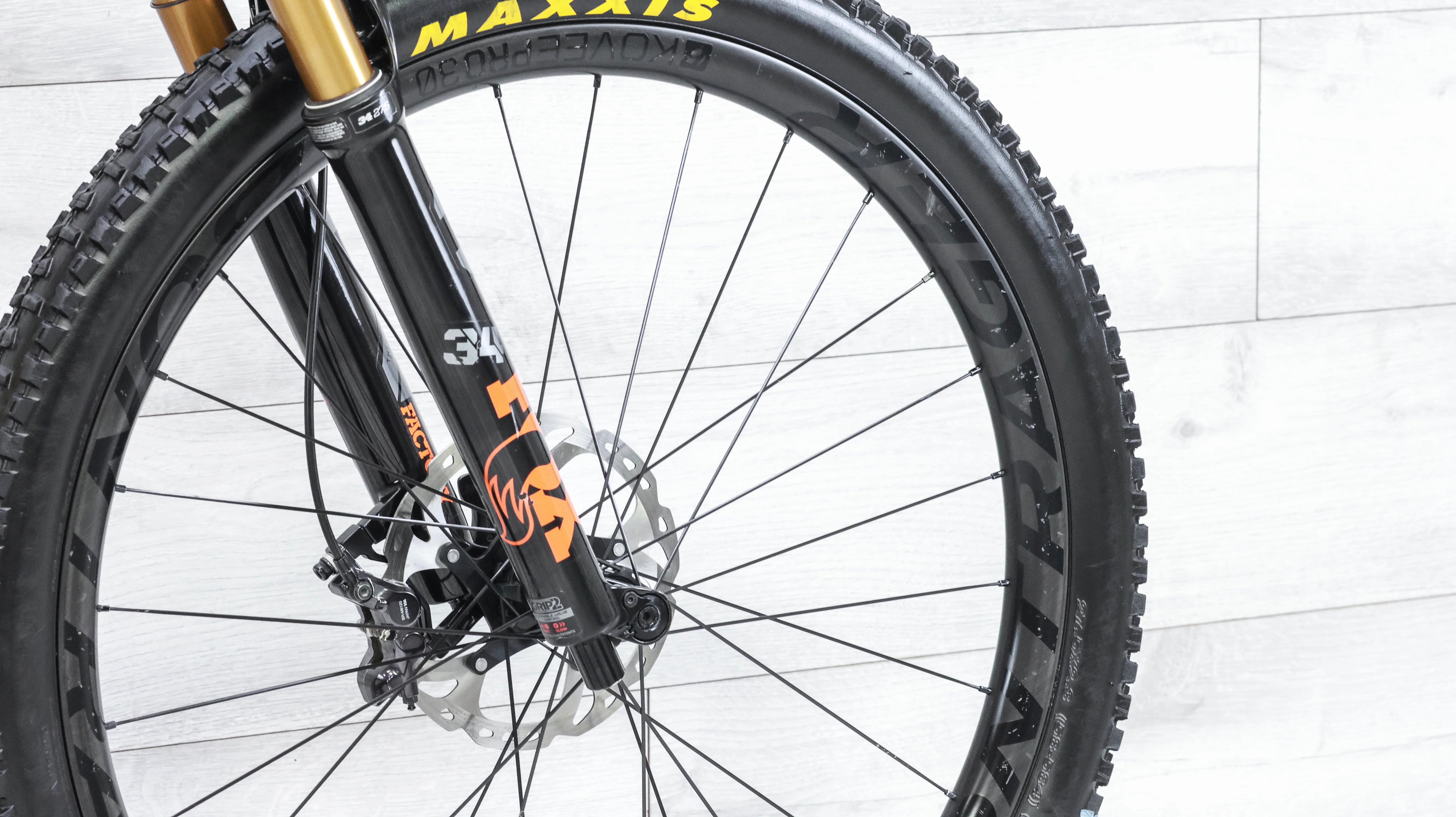 Santa Cruz 5010 XT Carbon C Mountain Bike - 2022, Medium - Image 17