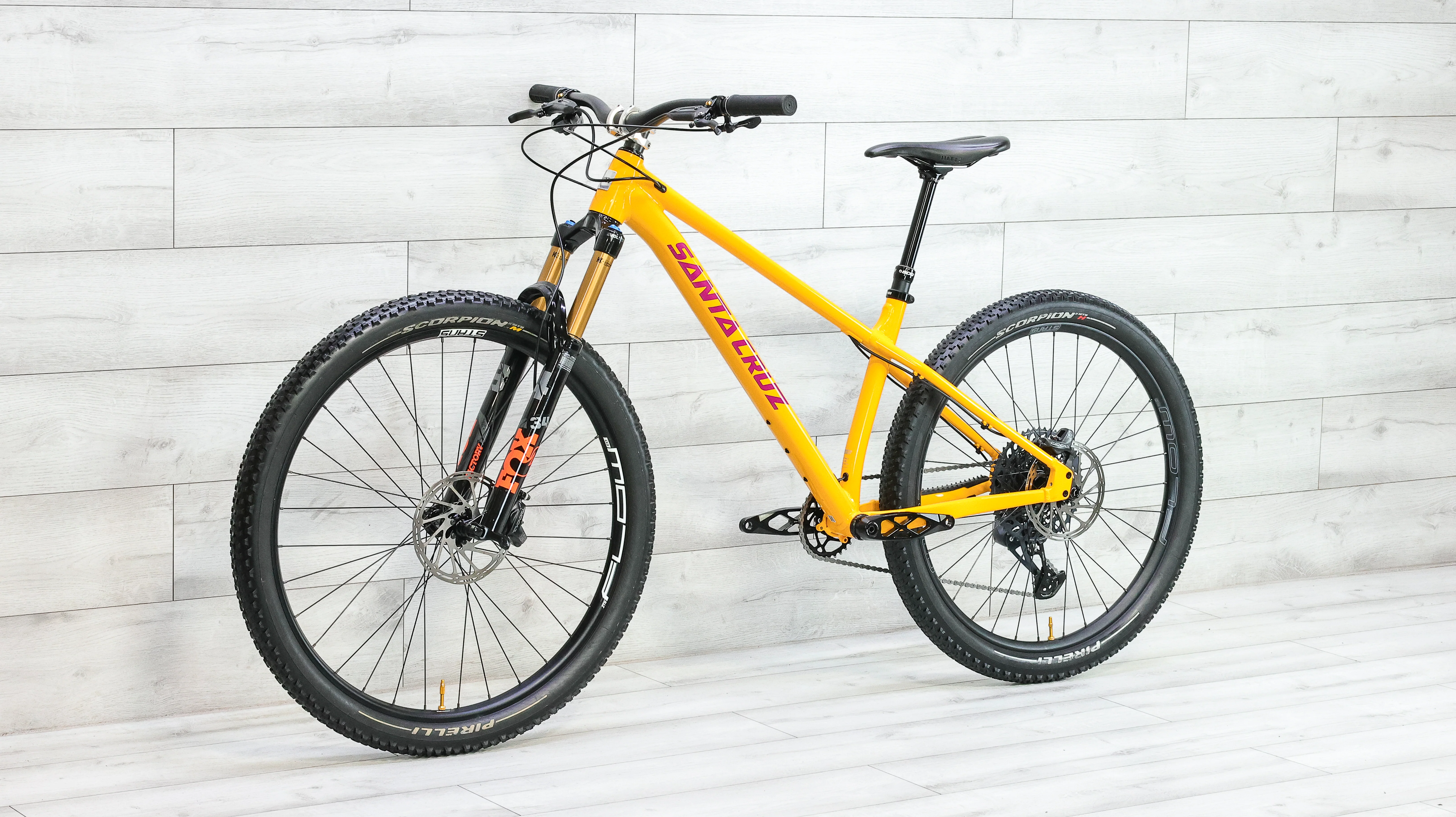 Santa Cruz Chameleon S AL MX Mountain Bike - 2022, Medium - Image 4
