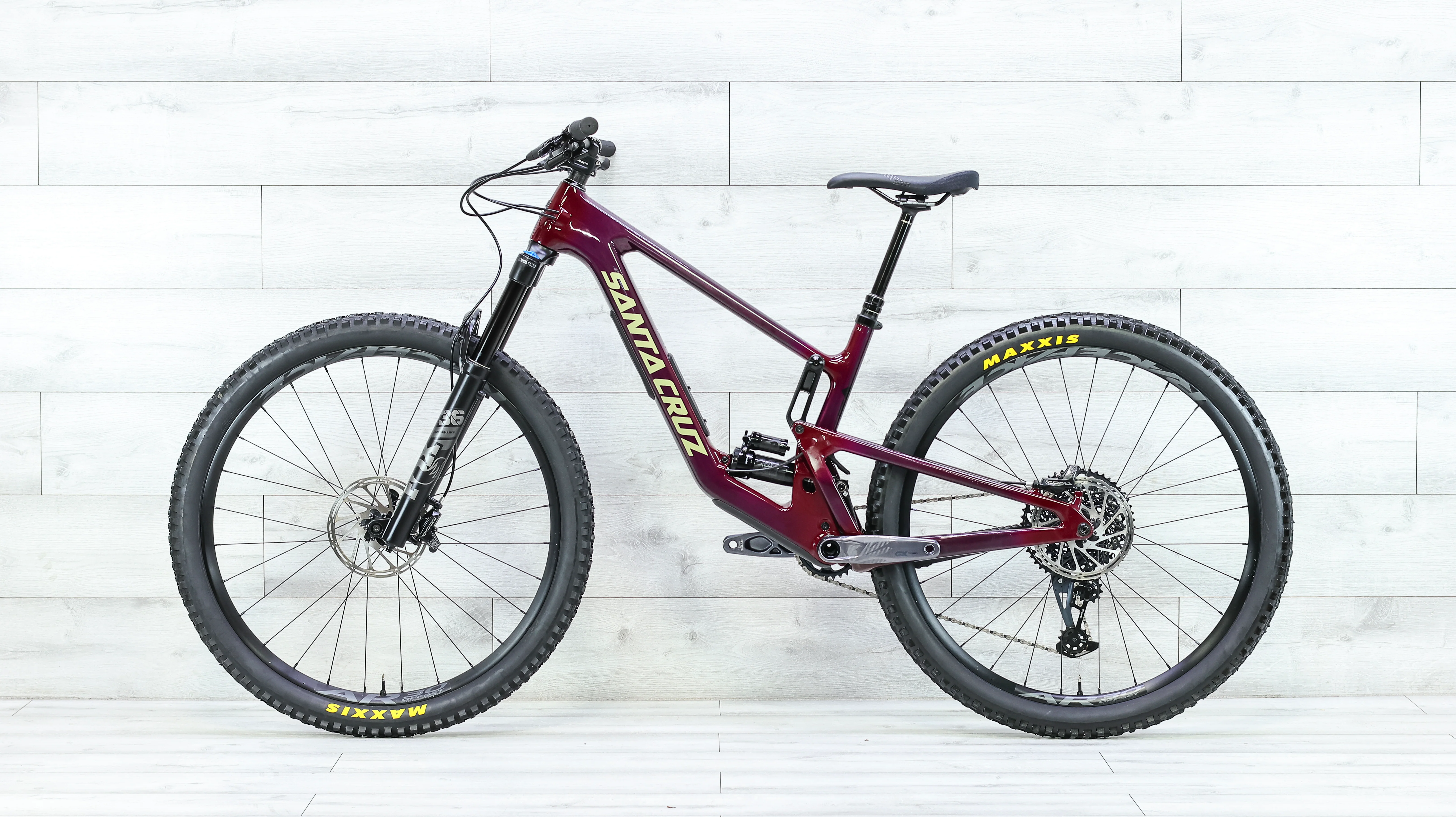 Santa Cruz Hightower S Carbon C Mountain Bike - 2023, Medium - Image 2