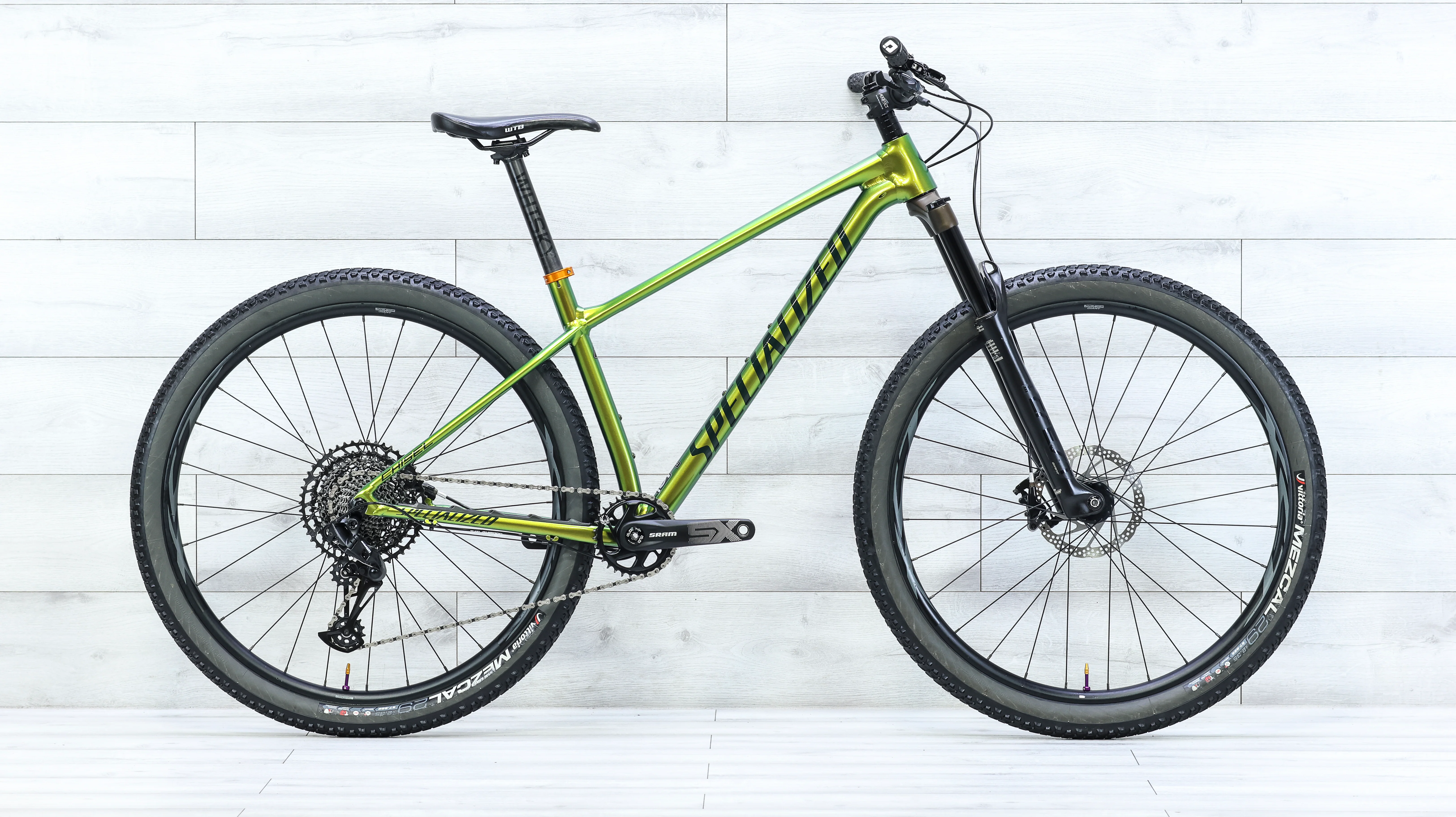 Specialized Chisel Mountain Bike - 2021, Medium