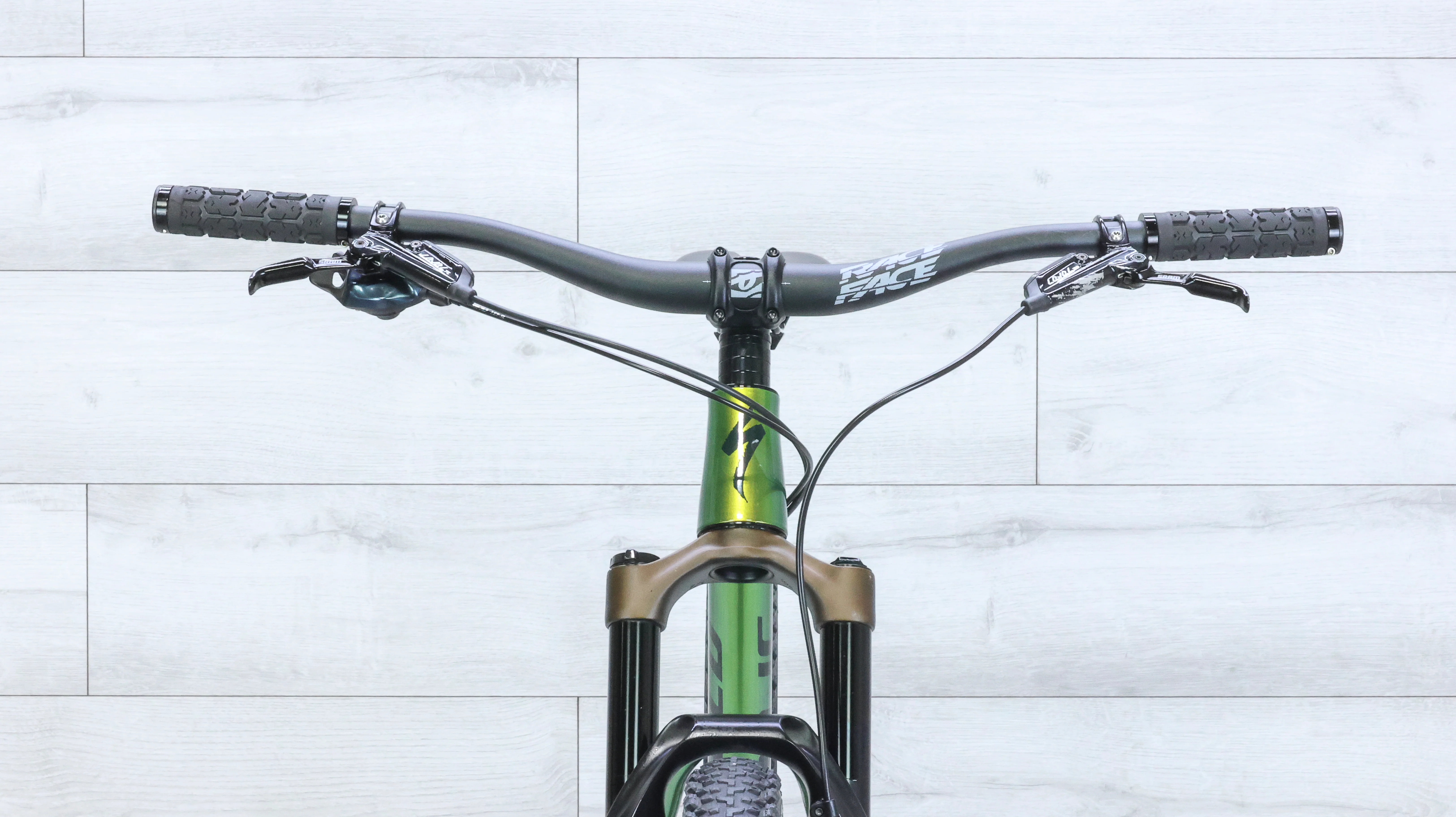 Specialized Chisel Mountain Bike - 2021, Medium - Image 10