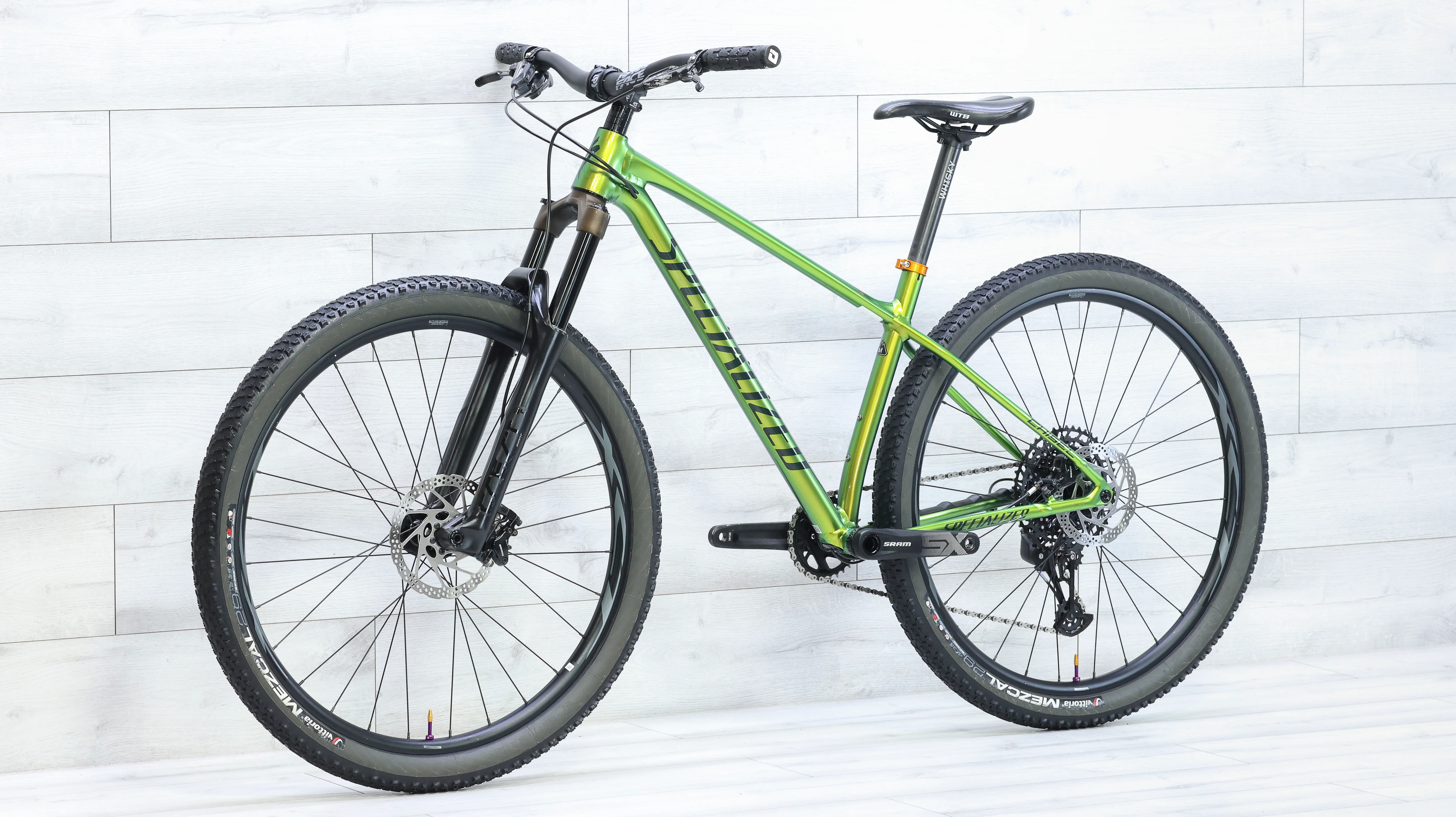 Specialized Chisel Mountain Bike - 2021, Medium - Image 4