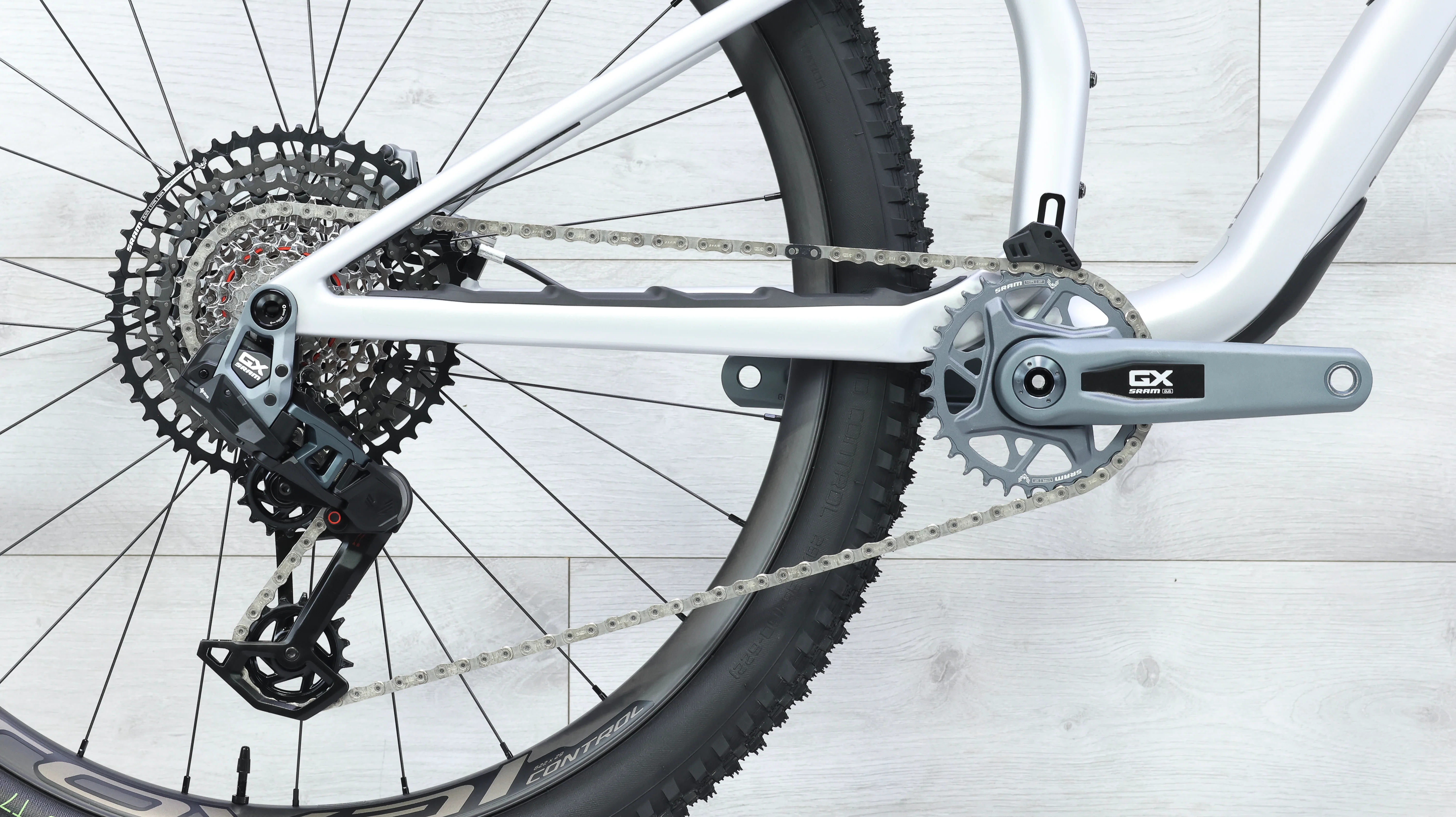 Specialized Epic 8 EVO Expert Mountain Bike - 2025, Medium - Image 5