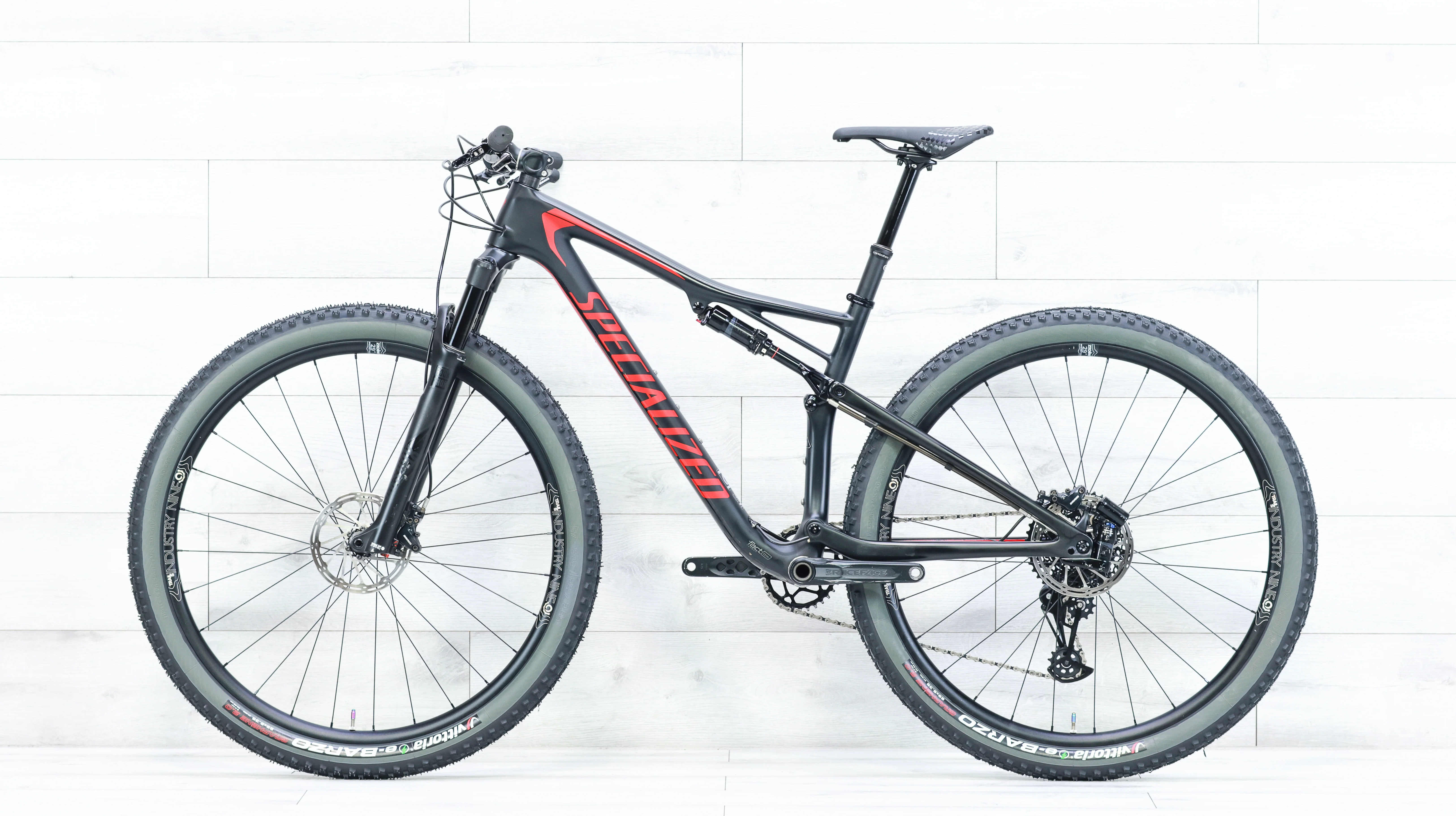 Specialized Epic Comp Carbon Mountain Bike - 2018, Medium - Image 2
