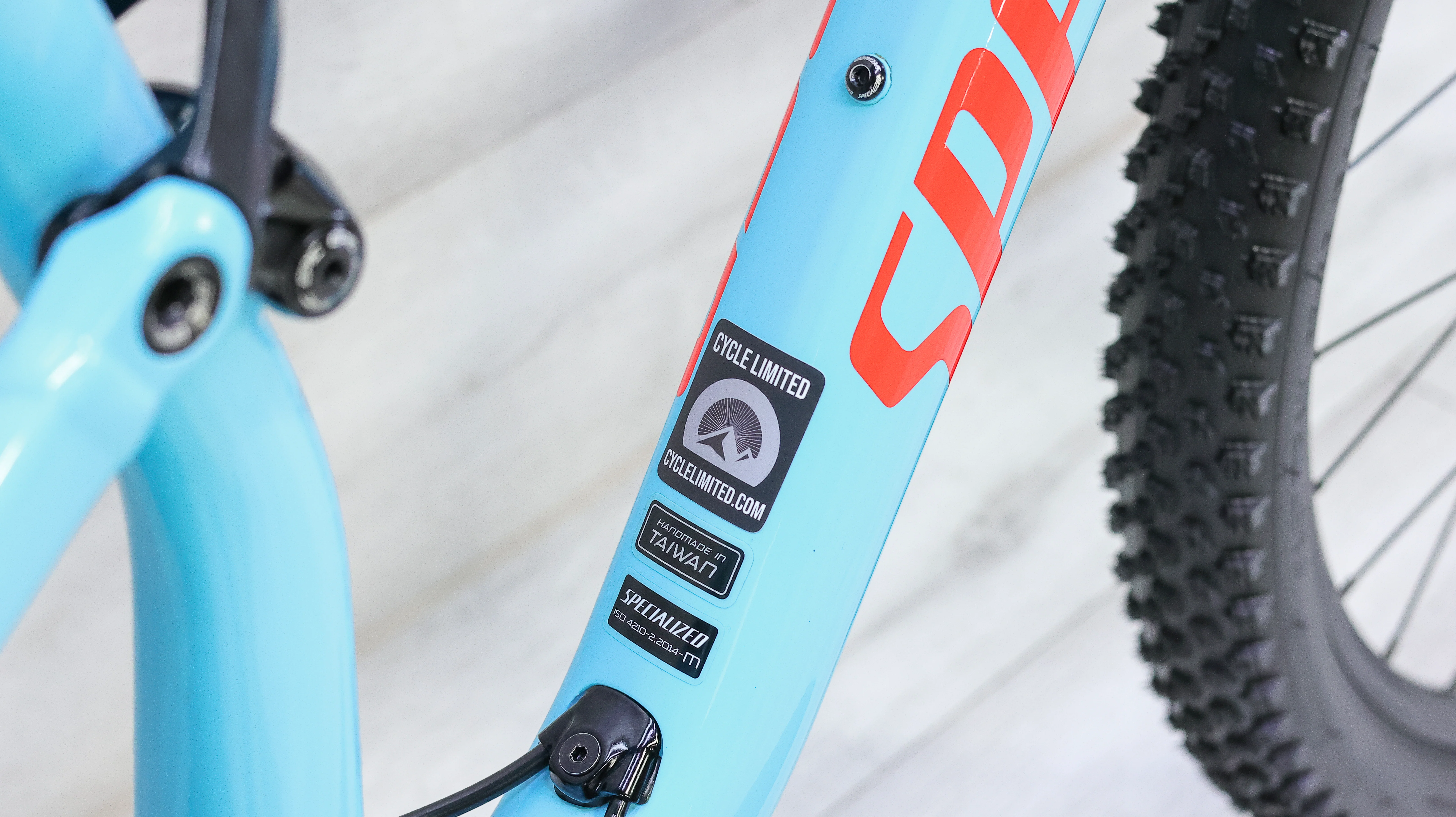 Specialized Epic Comp Mountain Bike - 2018, Medium - Image 3