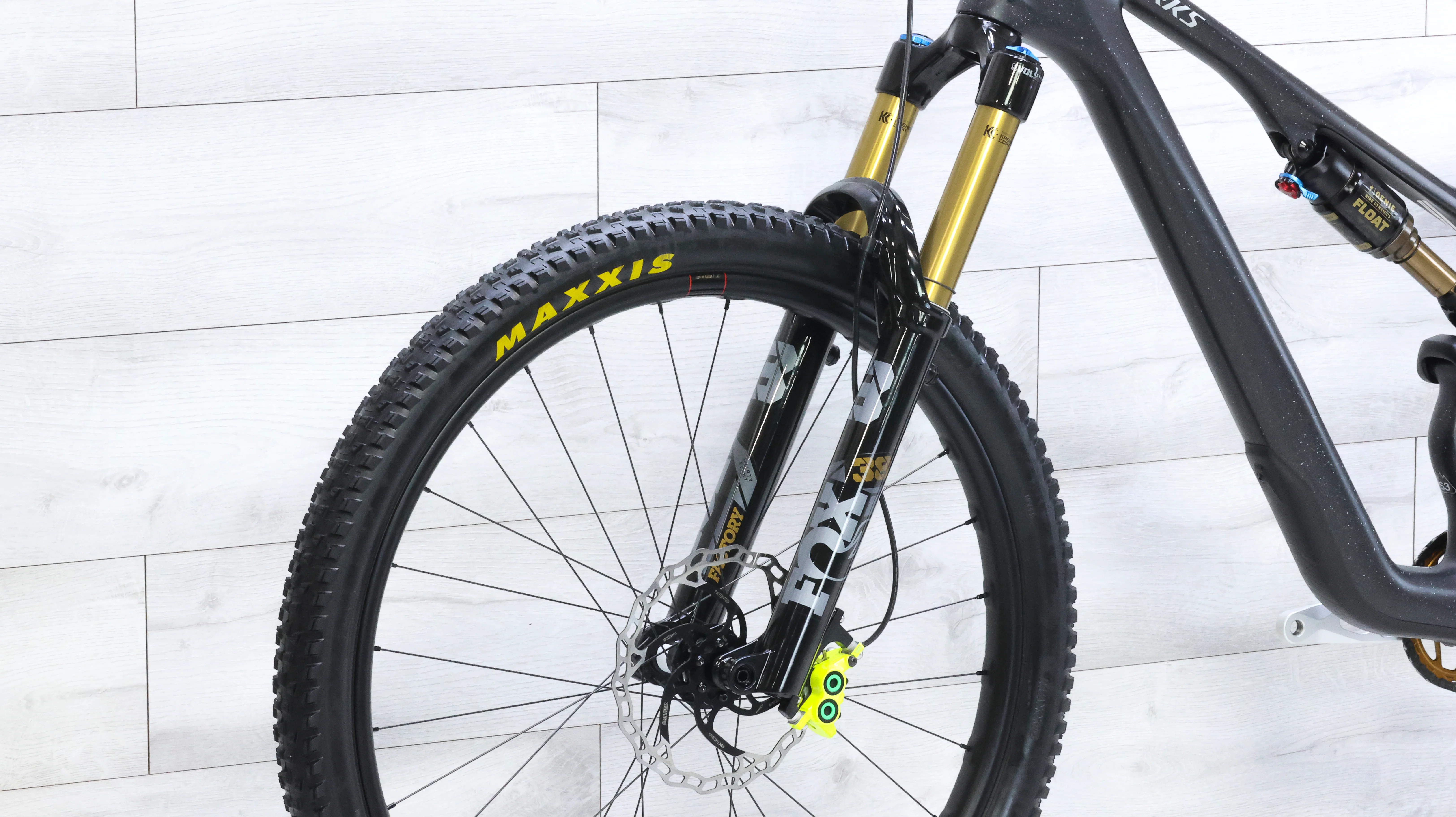 Specialized S-Works Stumpjumper 15 T-Type Mountain Bike - 2025, Medium (S3) - Image 9