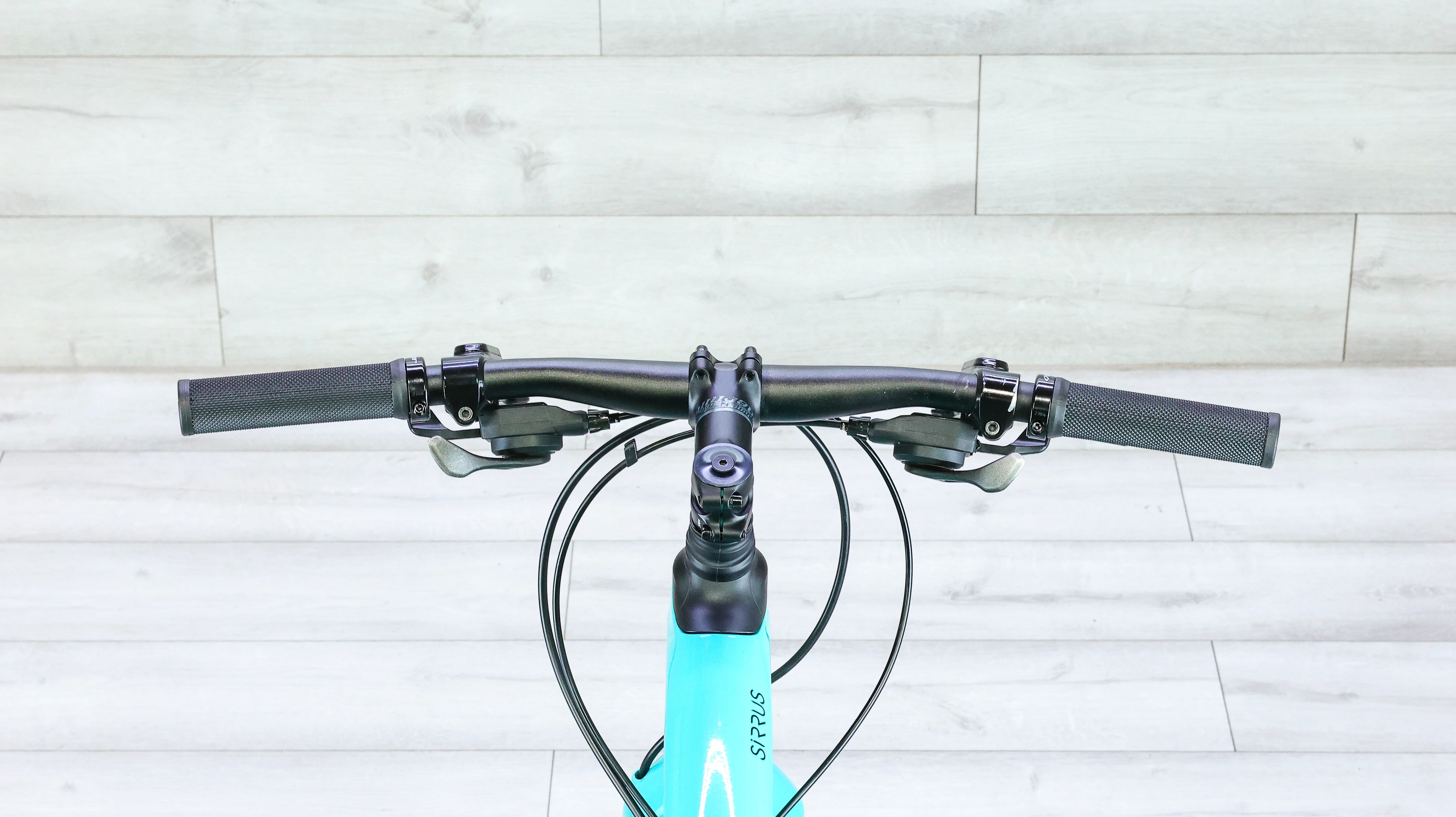 Specialized Sirrus Expert Carbon Hybrid Bike - 2019, Medium - Image 11