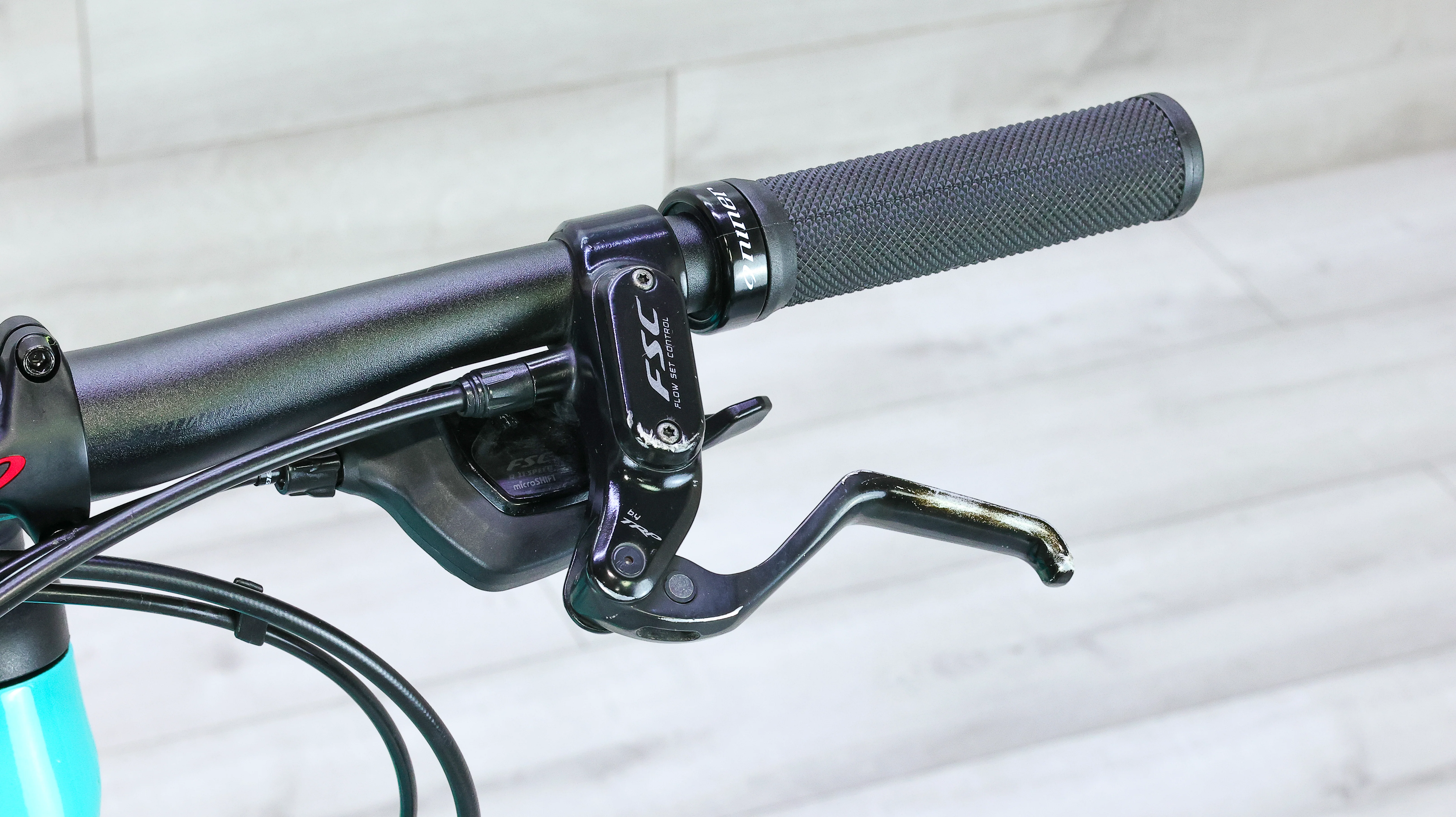 Specialized Sirrus Expert Carbon Hybrid Bike - 2019, Medium - Image 13
