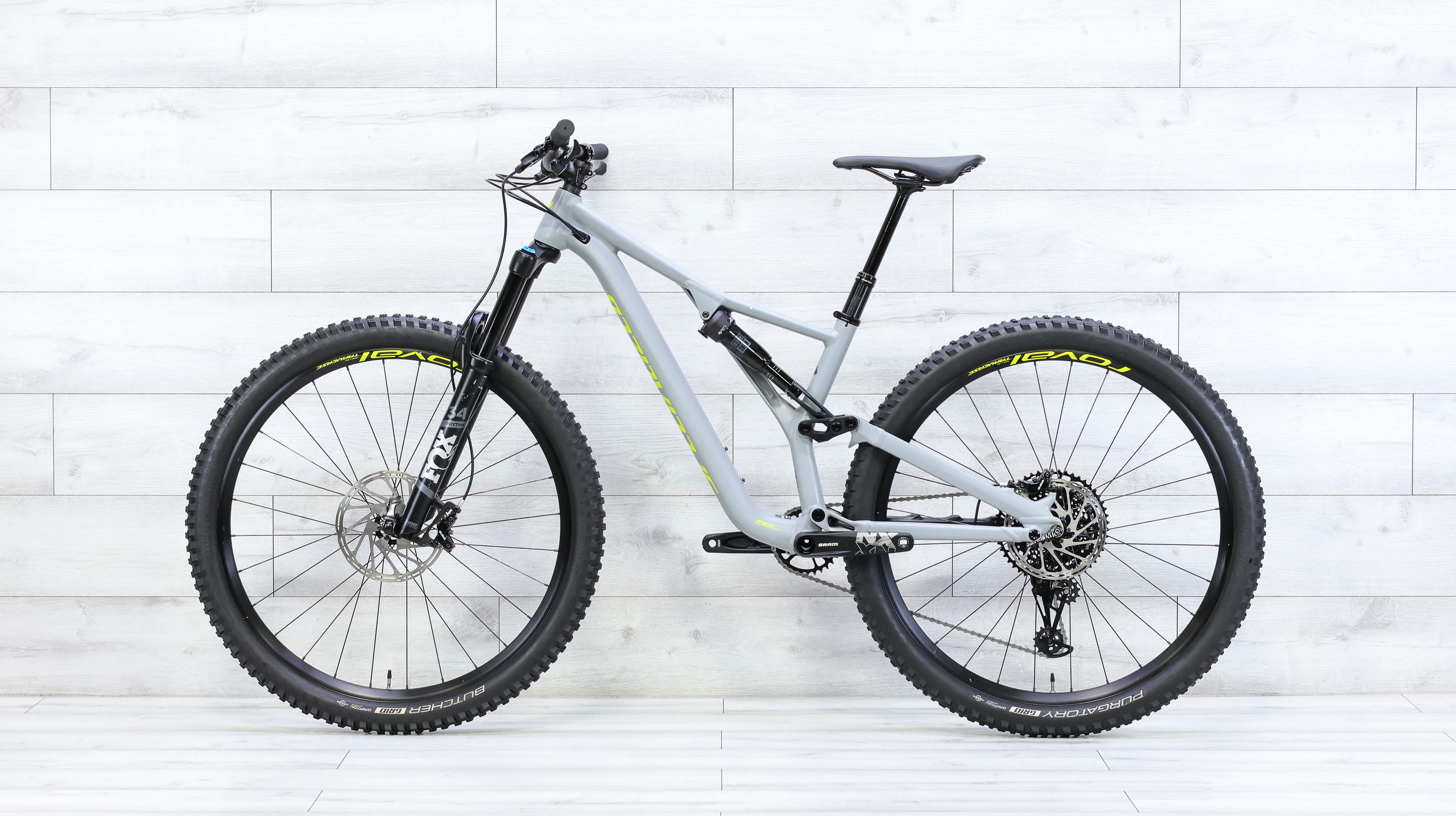 Specialized Stumpjumper Comp Alloy 29 Mountain Bike - 2020, Medium - Image 2