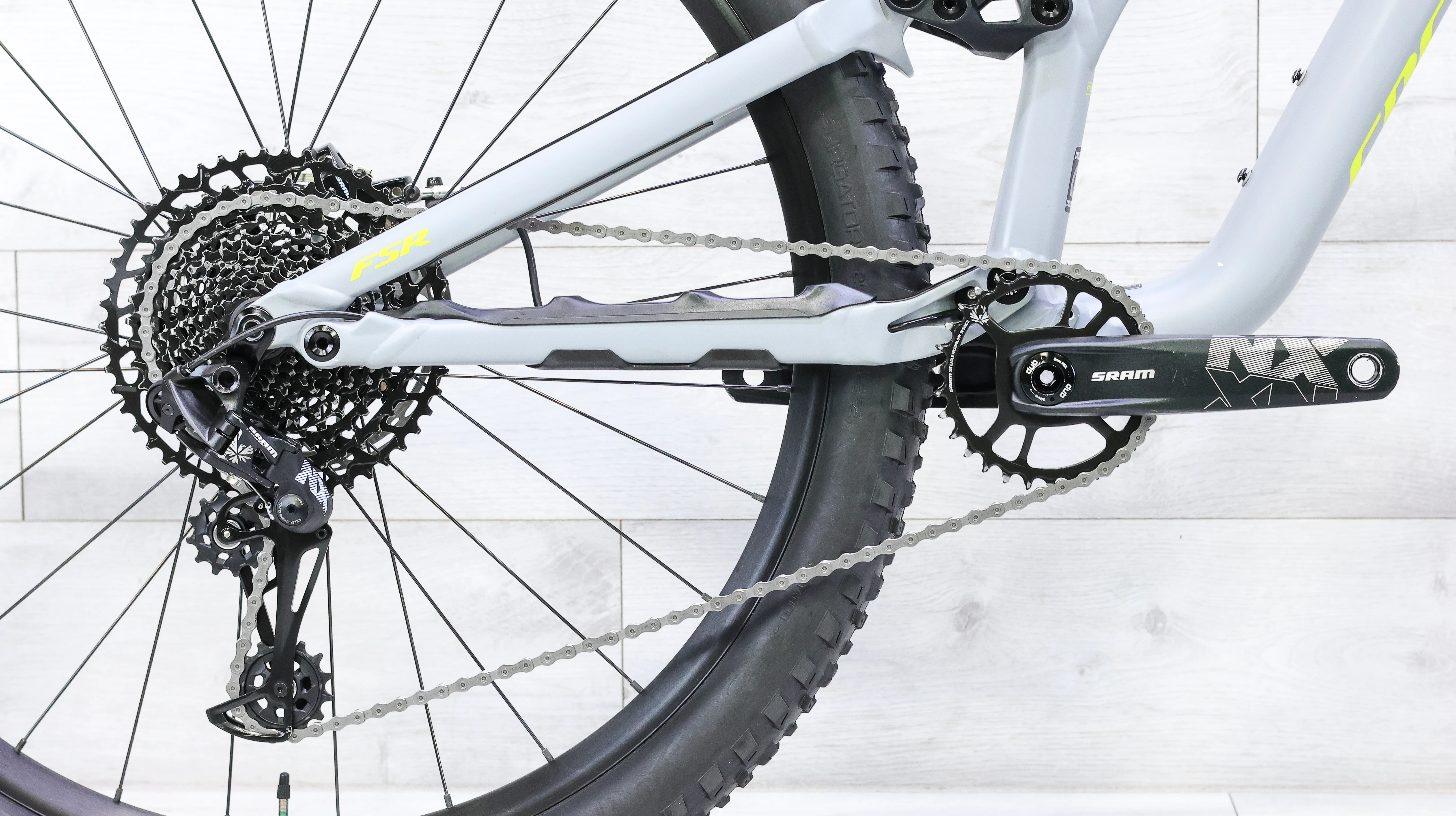 Specialized Stumpjumper Comp Alloy 29 Mountain Bike - 2020, Medium - Image 5
