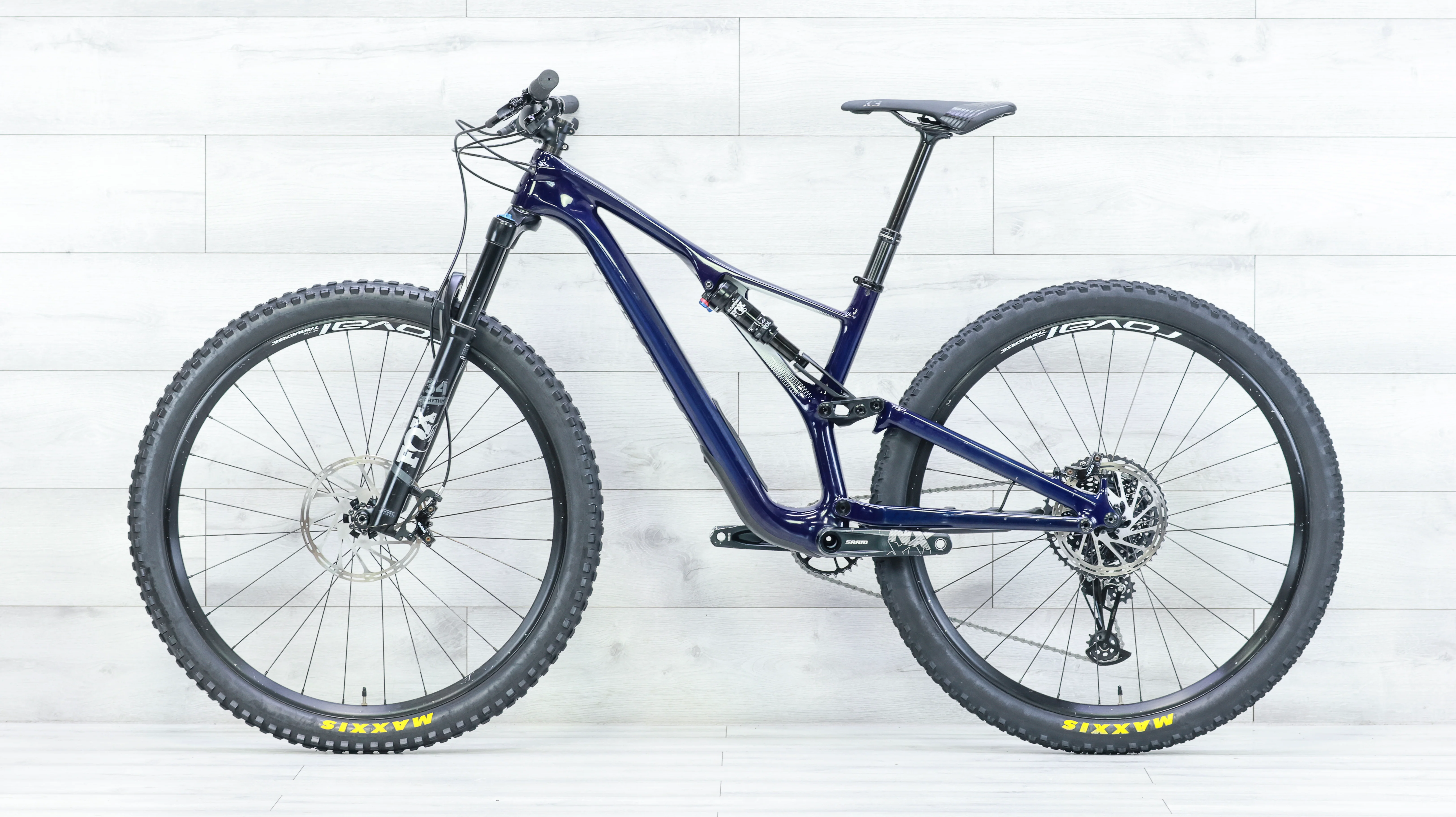 Specialized Stumpjumper Comp Carbon Mountain Bike - 2019, Medium - Image 2