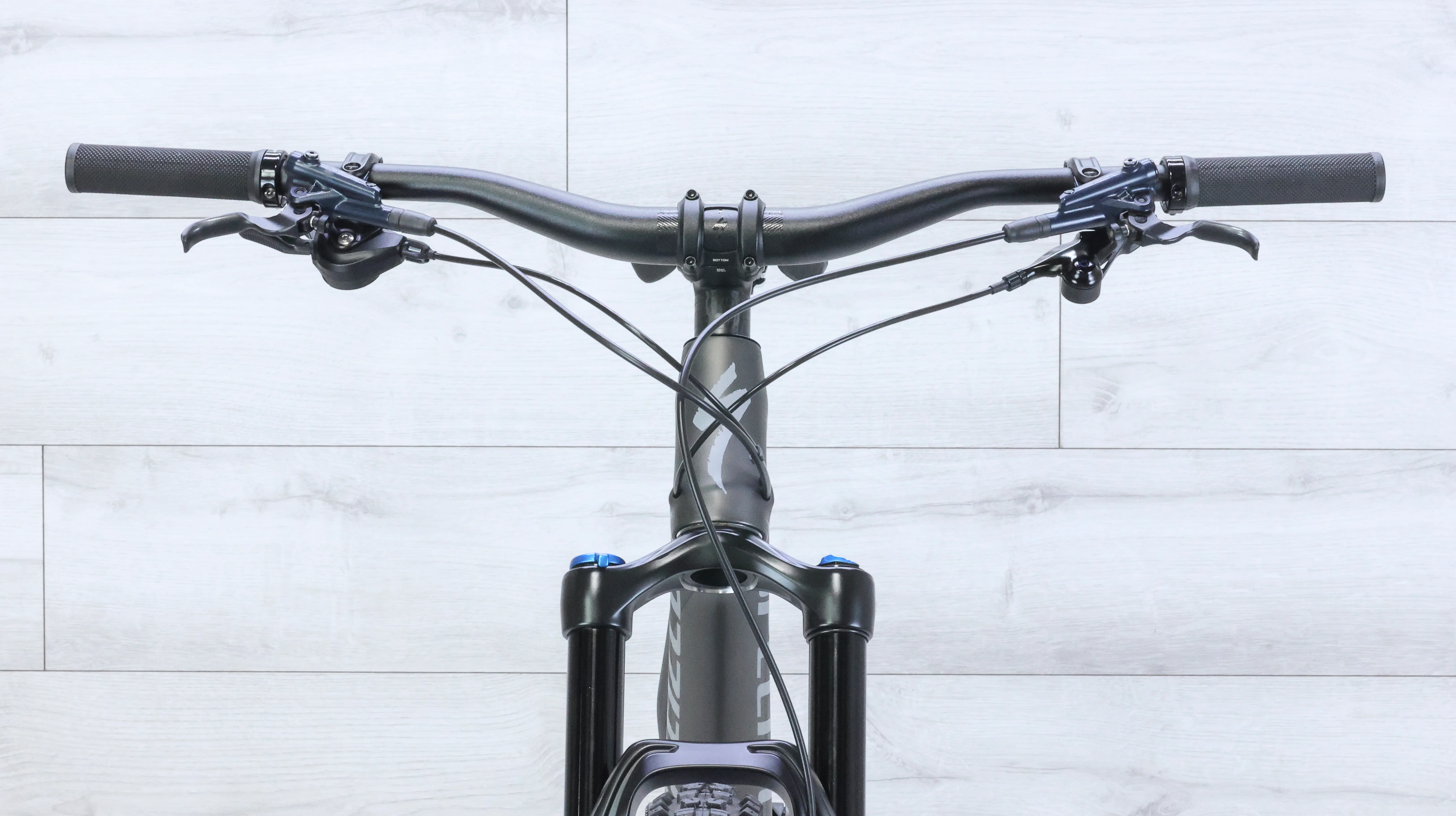 Specialized Stumpjumper Comp Carbon Mountain Bike - 2022, Large (S4) - Image 12
