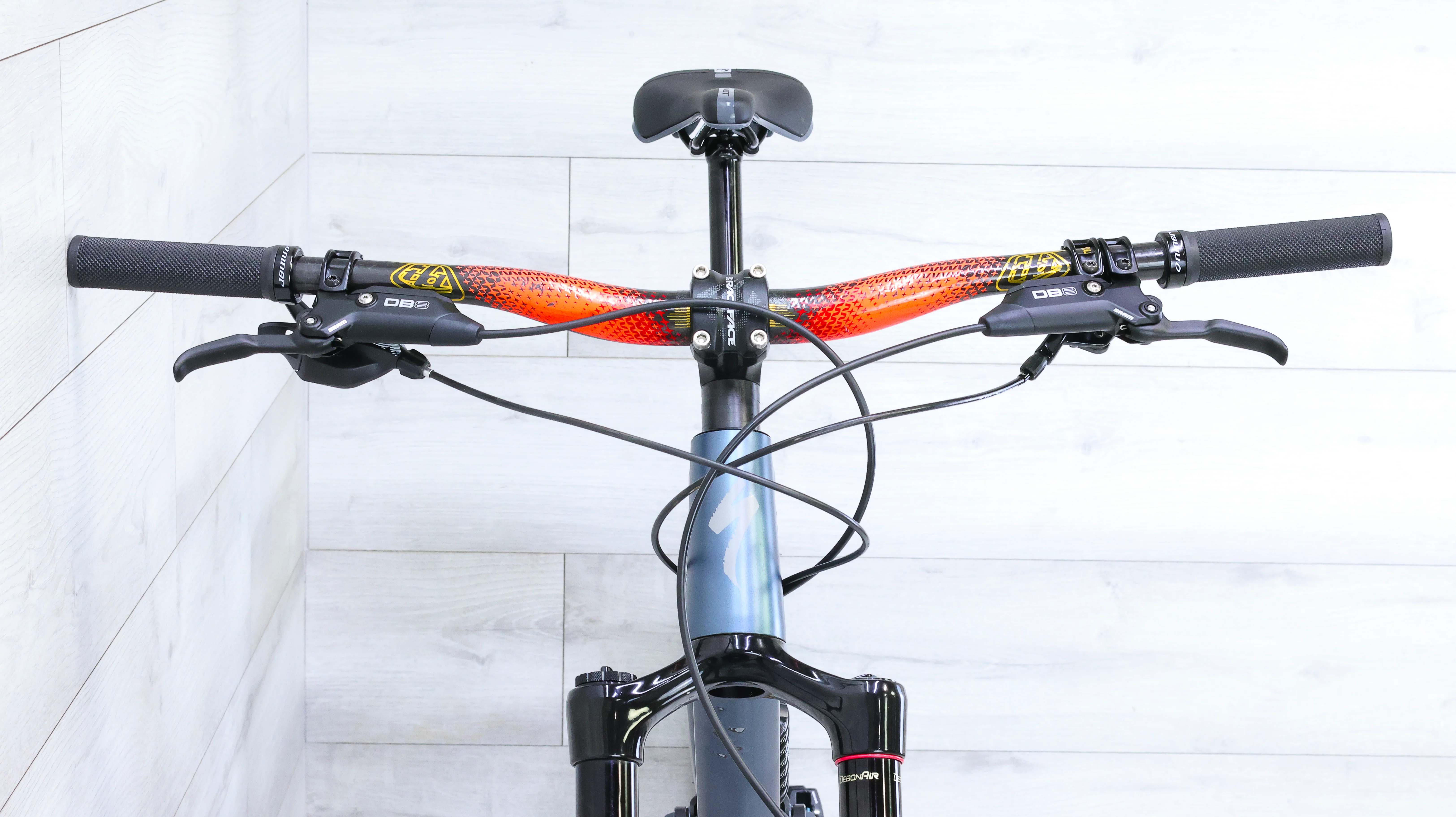 Specialized Stumpjumper EVO Alloy Mountain Bike - 2020, Medium (S3) - Image 12