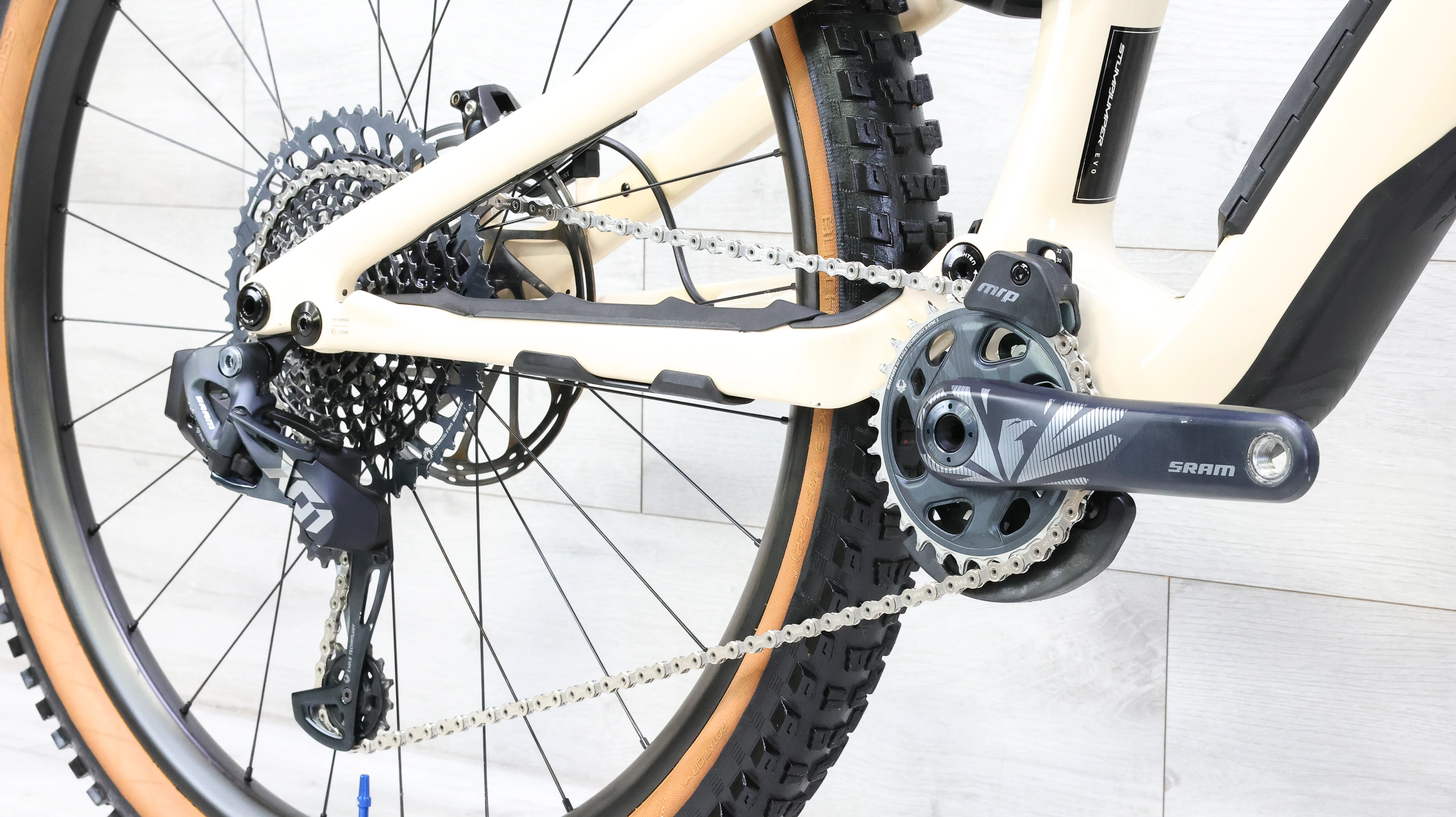 Specialized Stumpjumper EVO Pro Mountain Bike - 2022, Large (S4) - Image 6