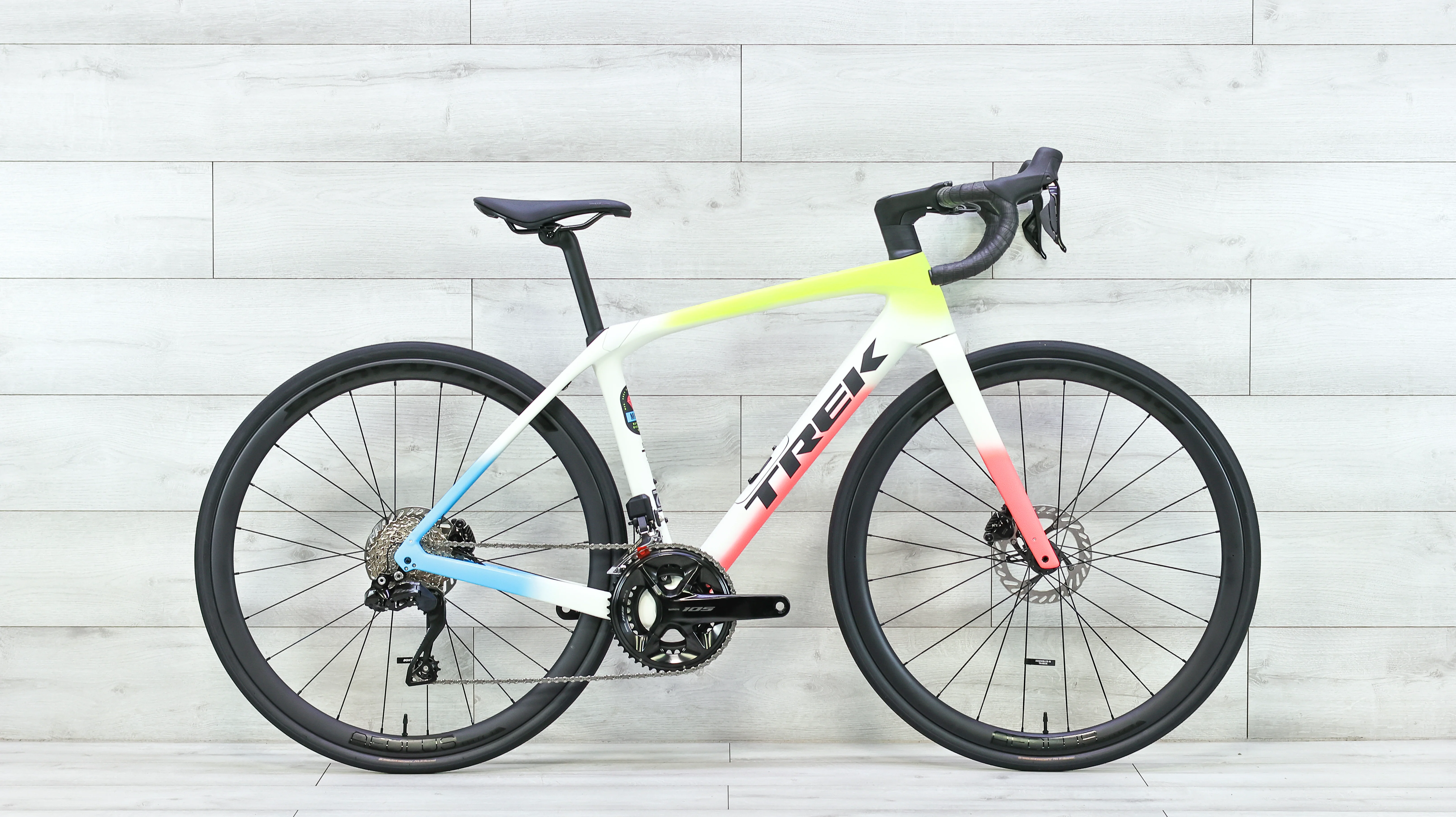 Trek Domane SL 6 Gen 4 Road Bike - 2026, 52cm