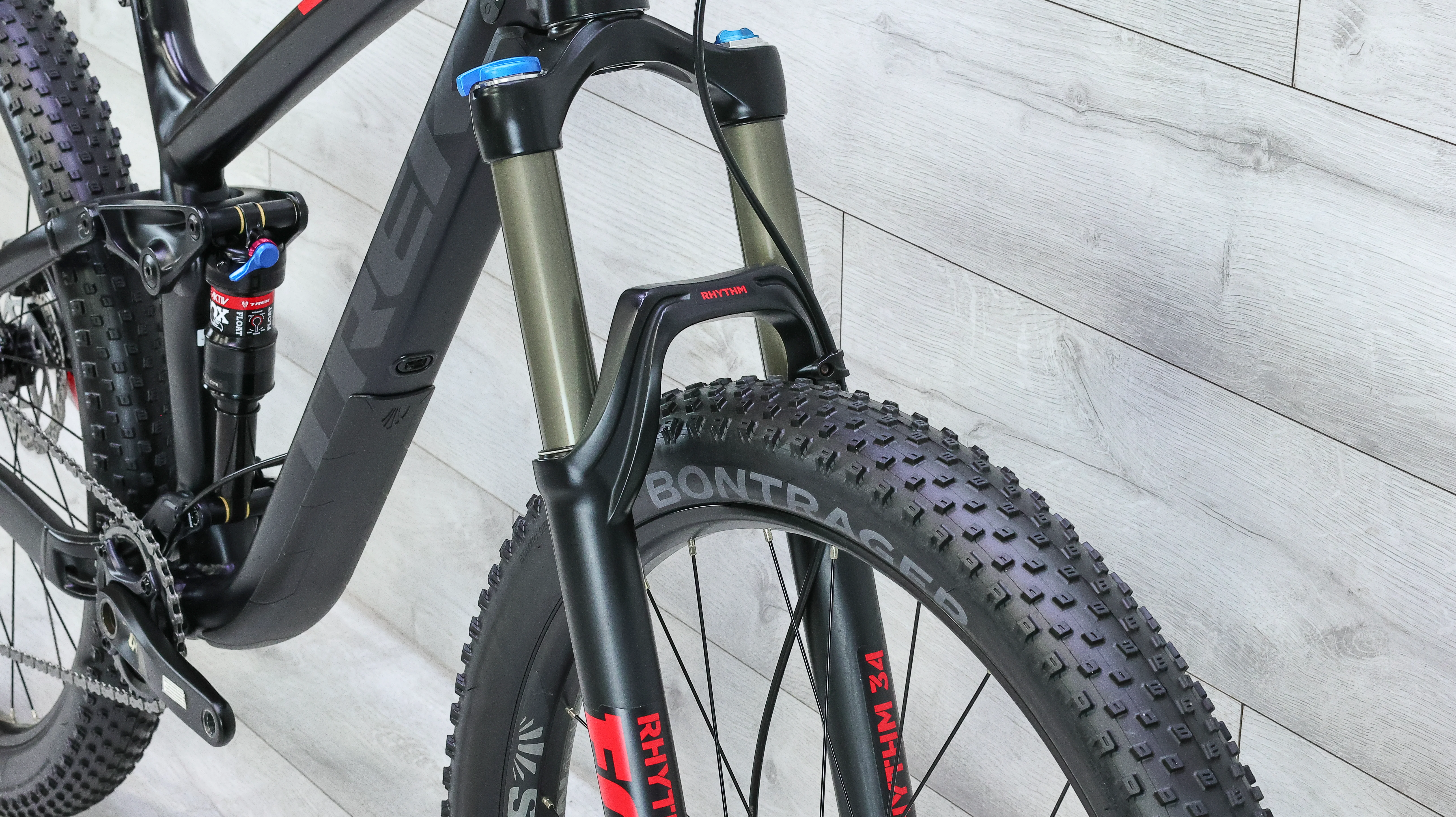 Trek Fuel EX 8 27.5 Plus Mountain Bike - 2017, Medium - Image 8