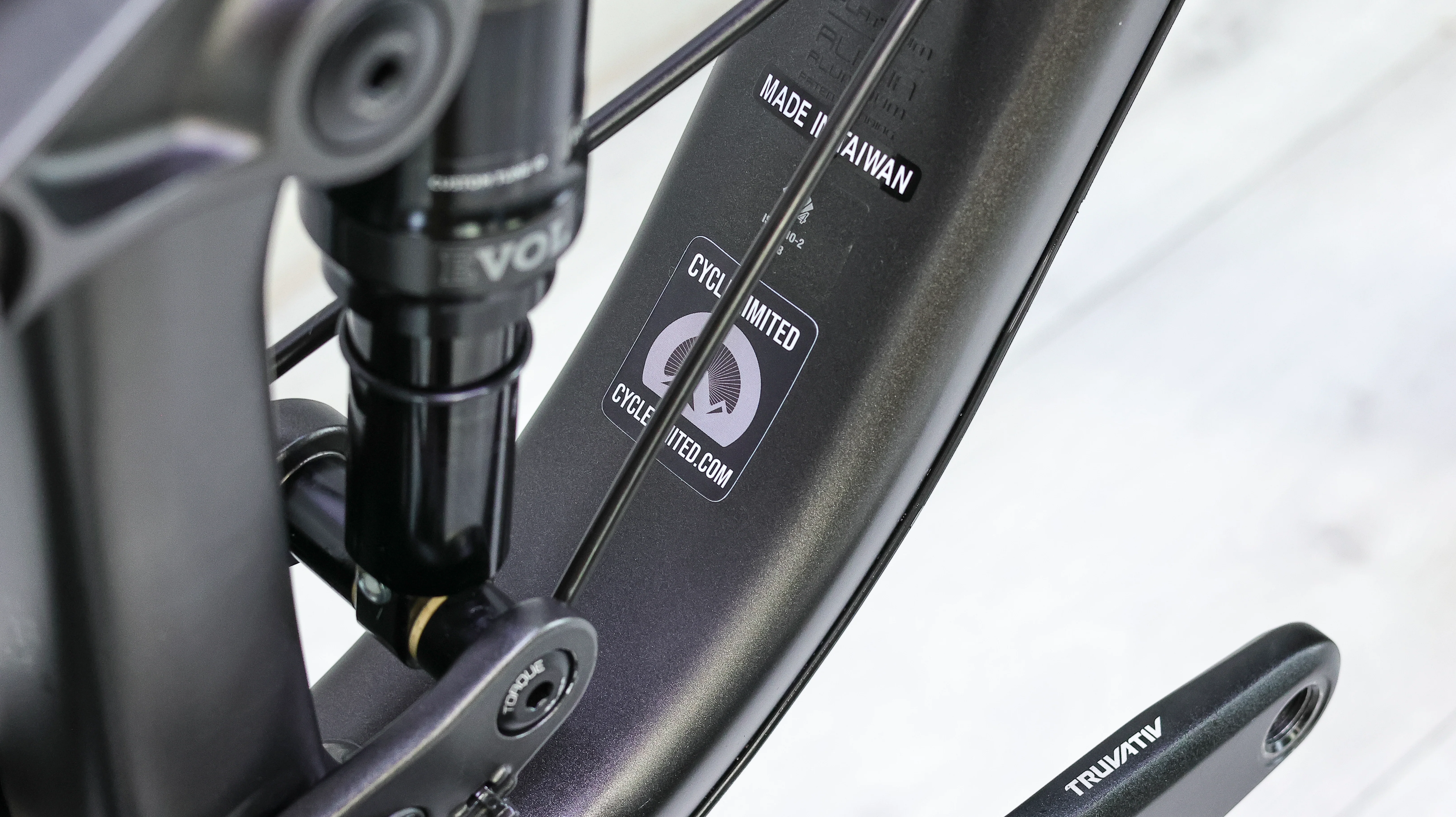Trek Fuel EX 8 Mountain Bike - 2019, Large - Image 3