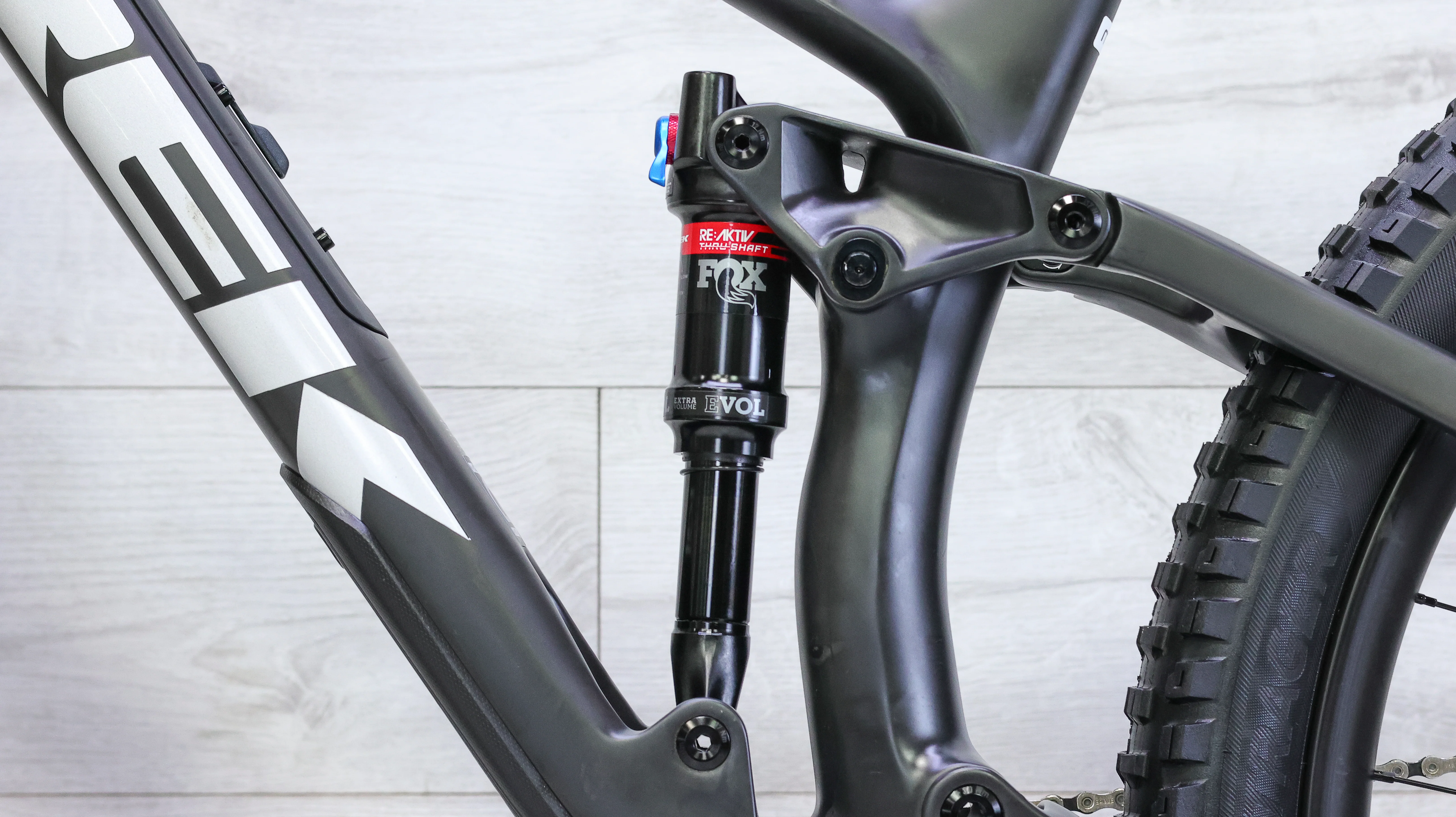 Trek Fuel EX 9.8 GX Project One Mountain Bike - 2022, Med/Large - Image 11