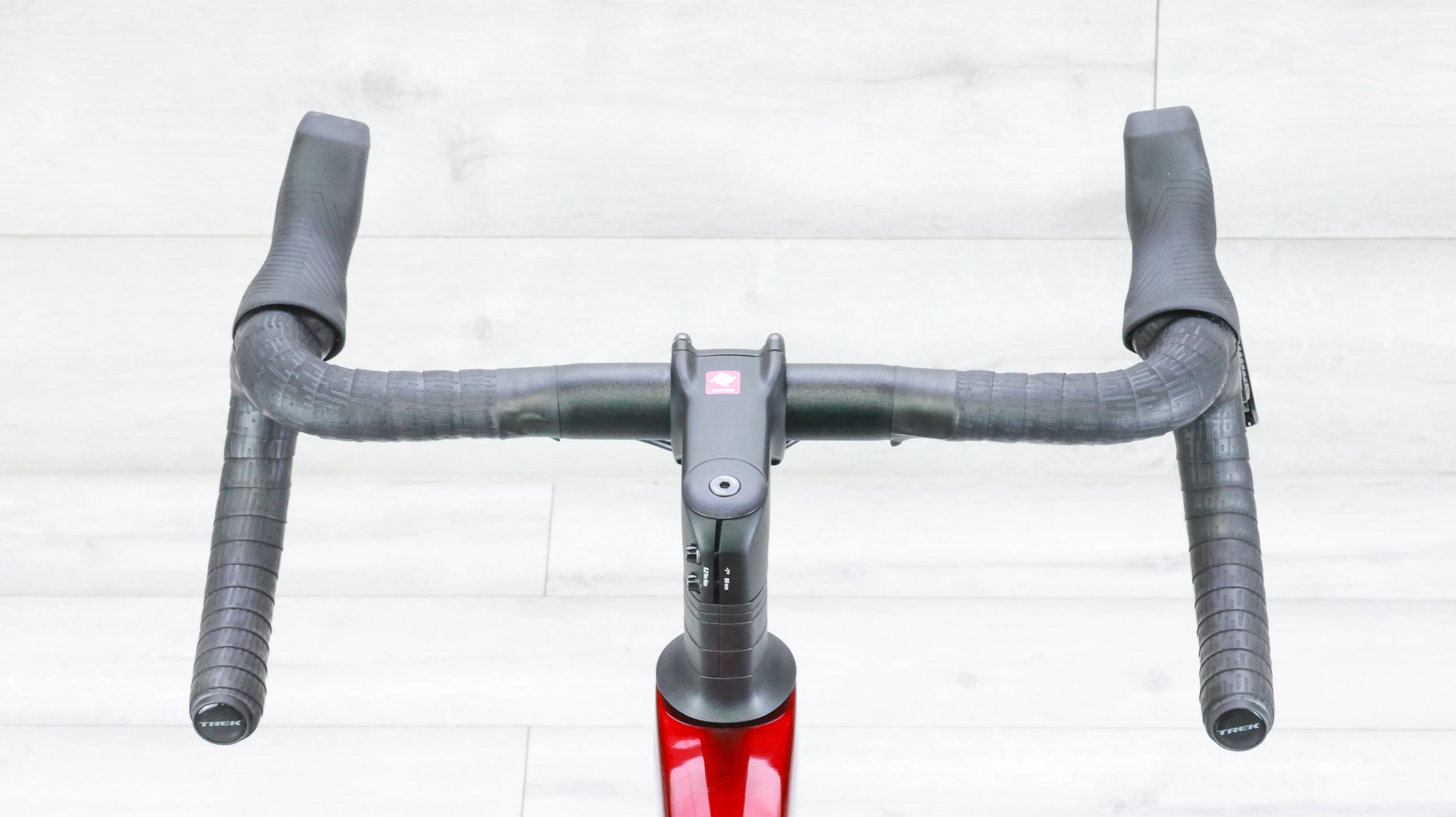 Trek Madone SL 6 AXS Gen 8 Road Bike - 2025, Small - Image 13