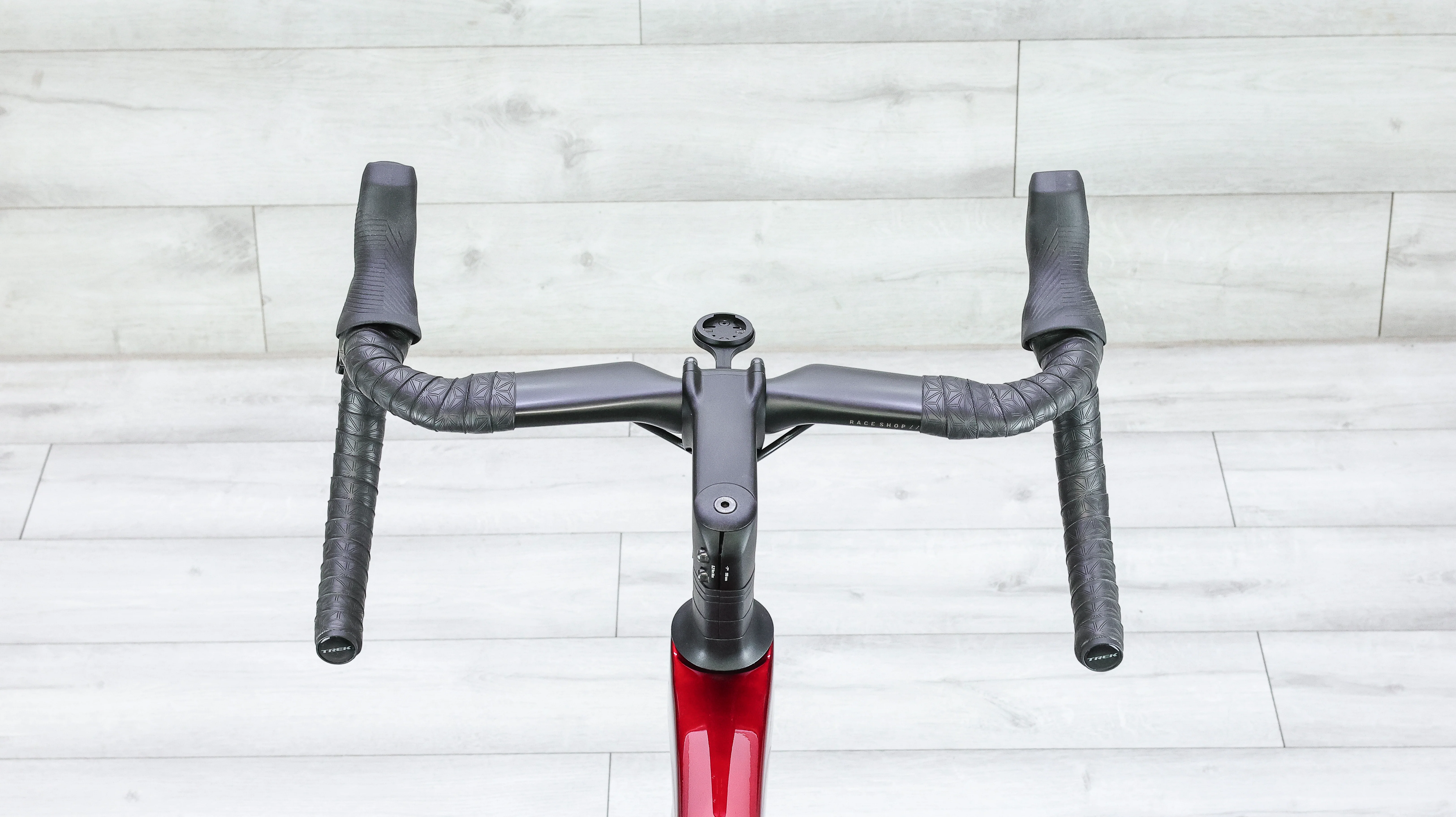 Trek Madone SL 6 Gen 8 Road Bike - 2025, X-Large - Image 13