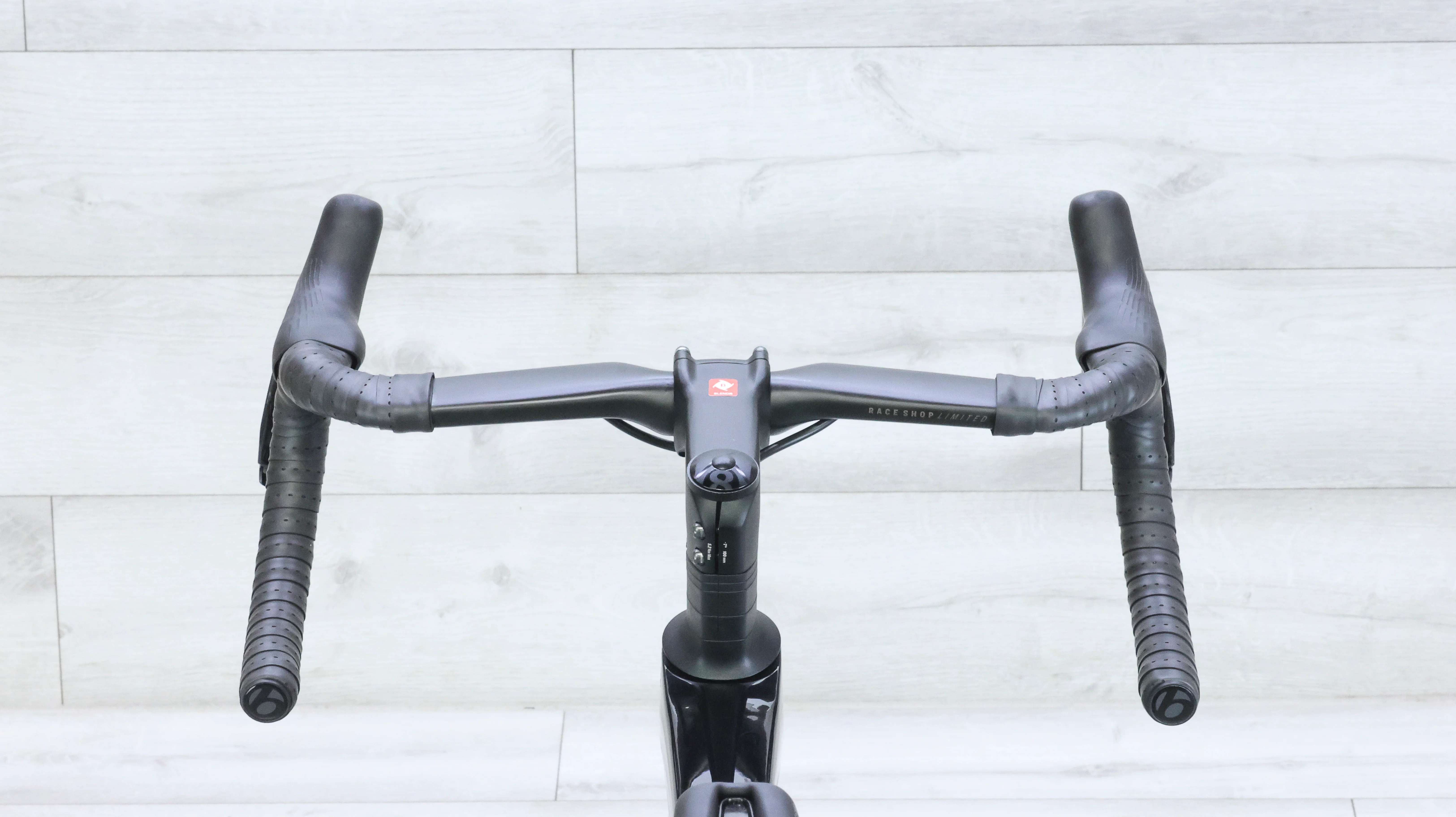 Trek Madone SL 7 Gen 8 Road Bike - 2025, Large - Image 12