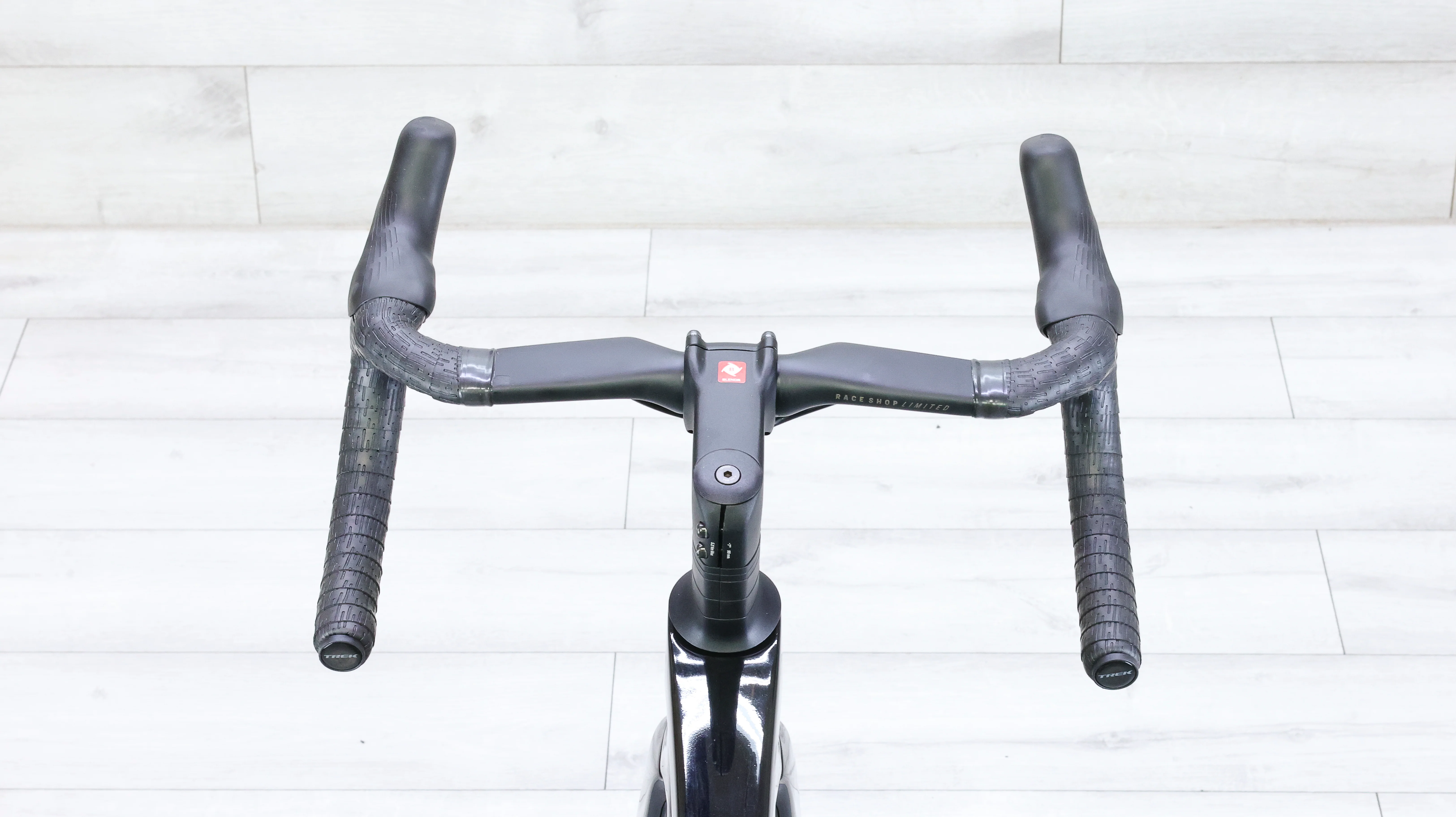 Trek Madone SL 7 Gen 8 Road Bike - 2025, Small - Image 13