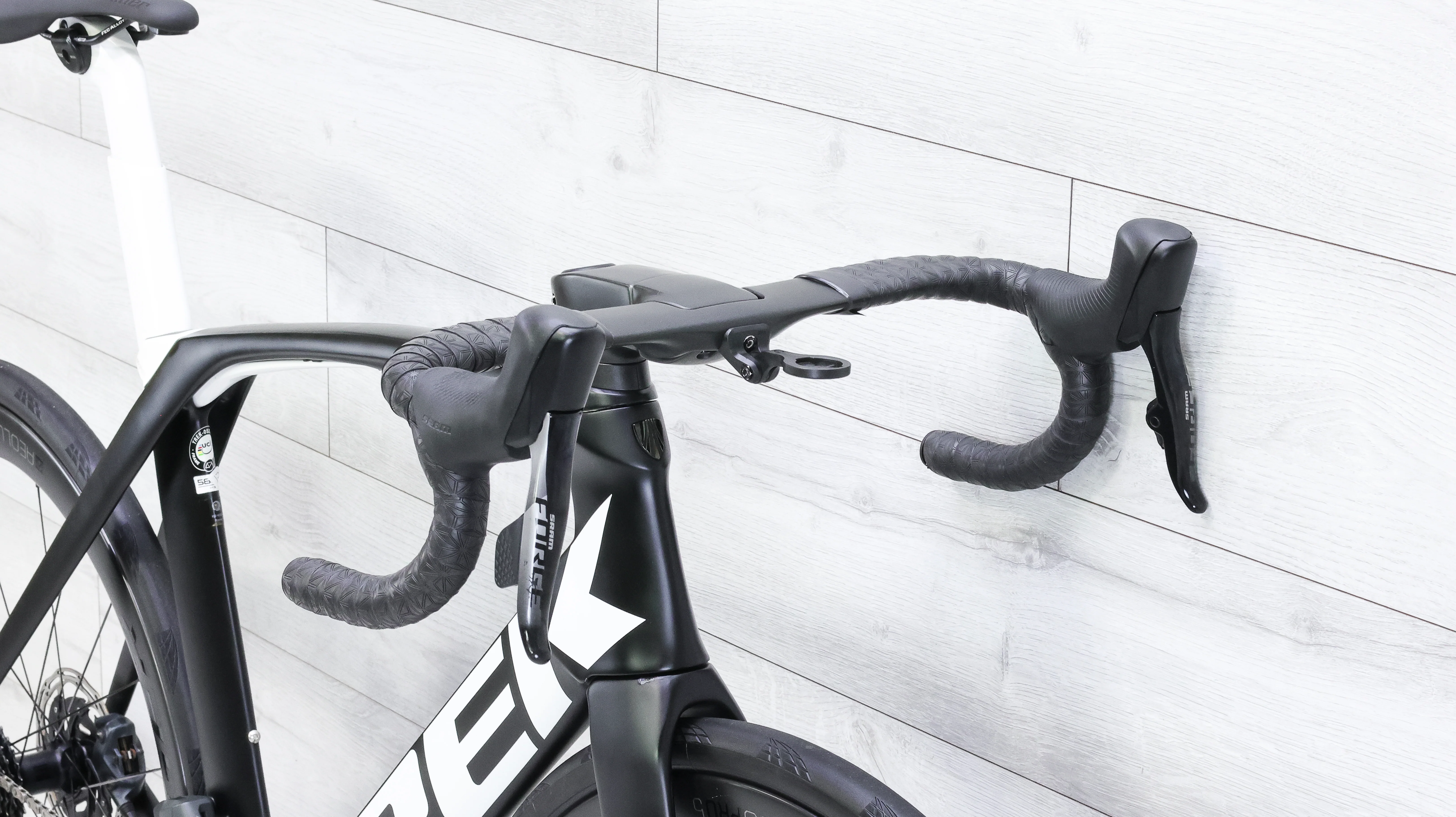 Trek Madone SLR 6 Disc Speed Road Bike - 2020, 58cm - Image 10