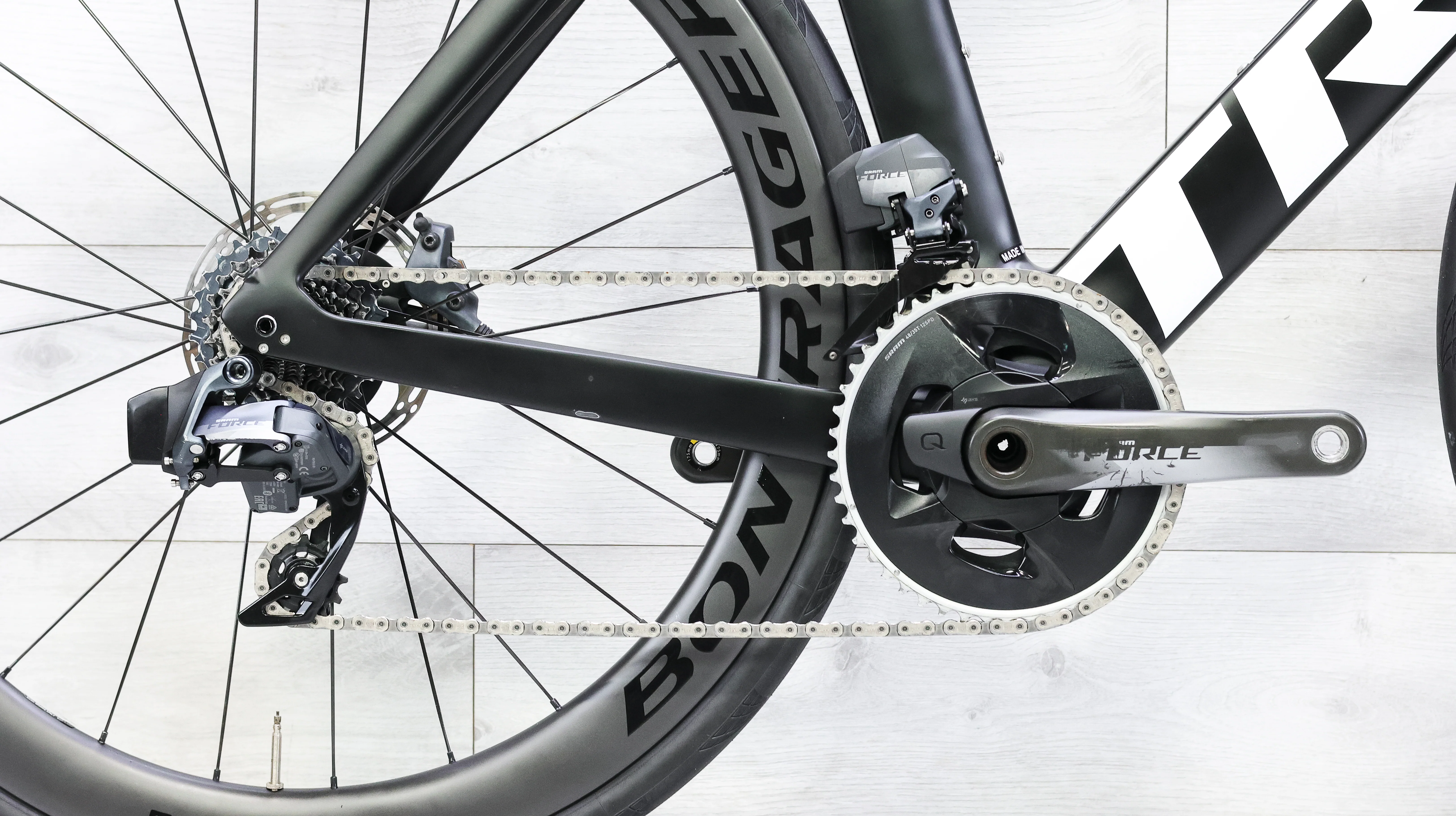 Trek Madone SLR 6 Disc Speed Road Bike - 2020, 58cm - Image 5