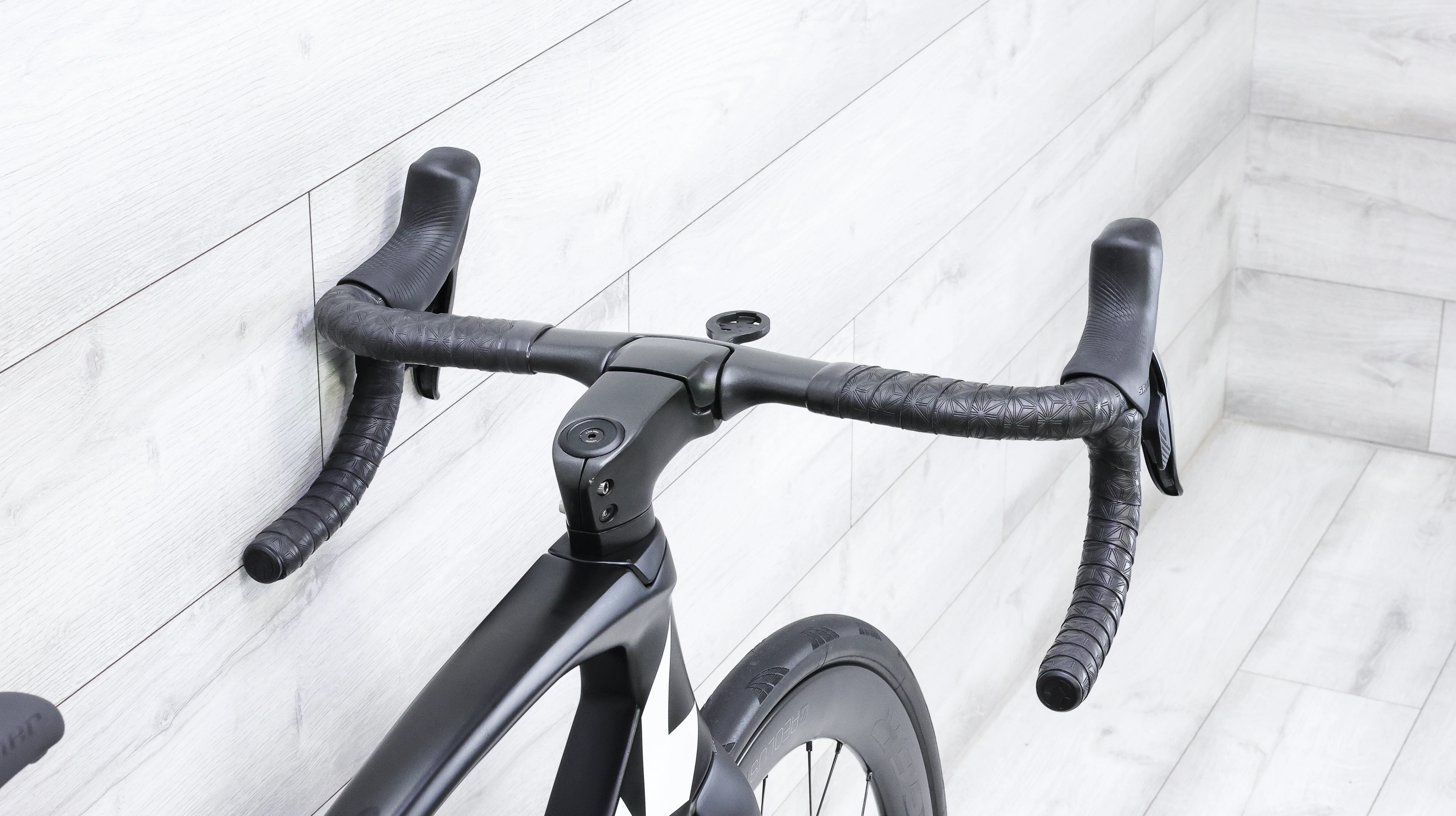 Trek Madone SLR 6 Disc Speed Road Bike - 2020, 58cm - Image 8