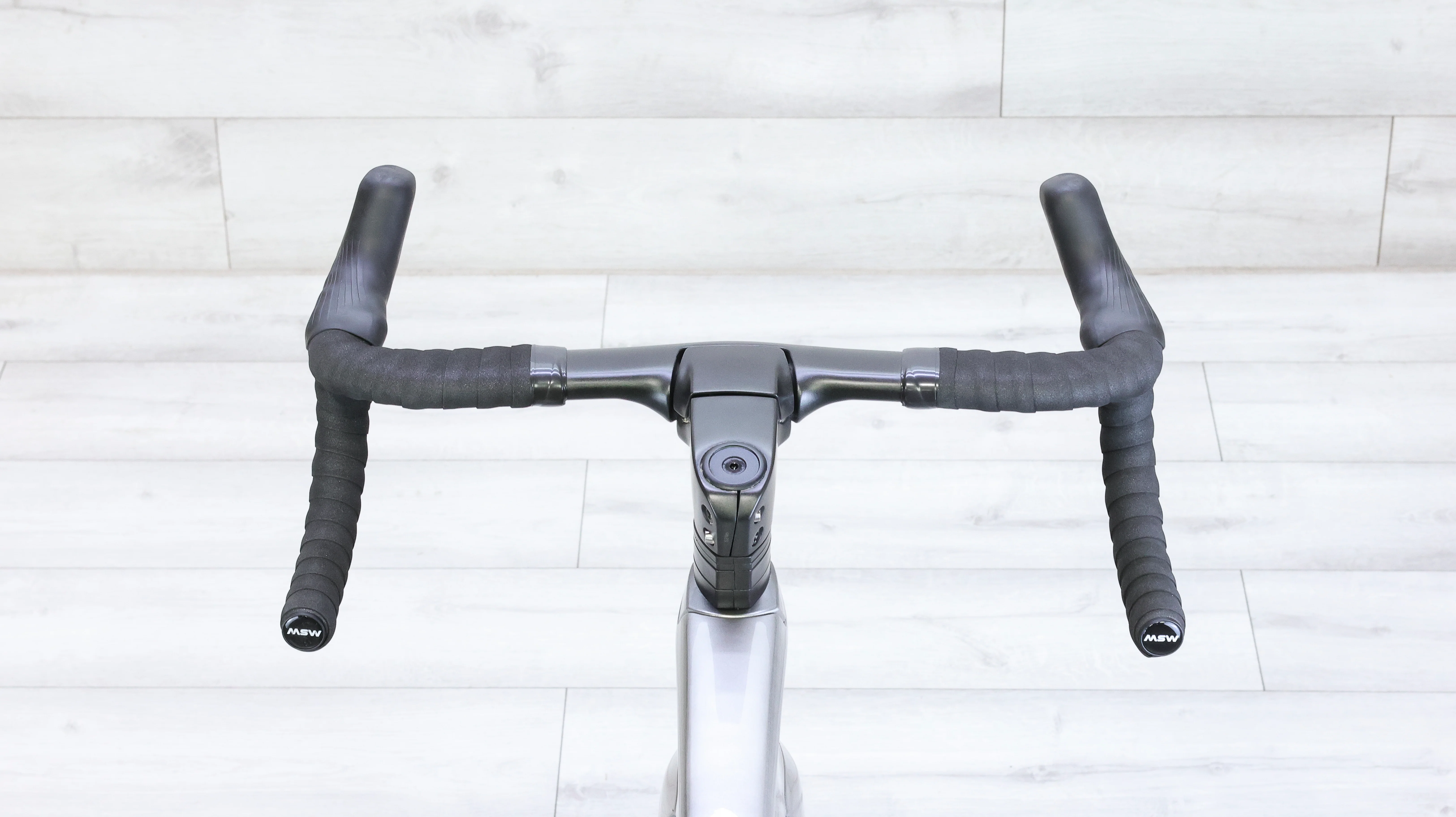 Trek Madone SLR Disc Dura-Ace Di2 Road Bike - 2019, 56cm - Image 13
