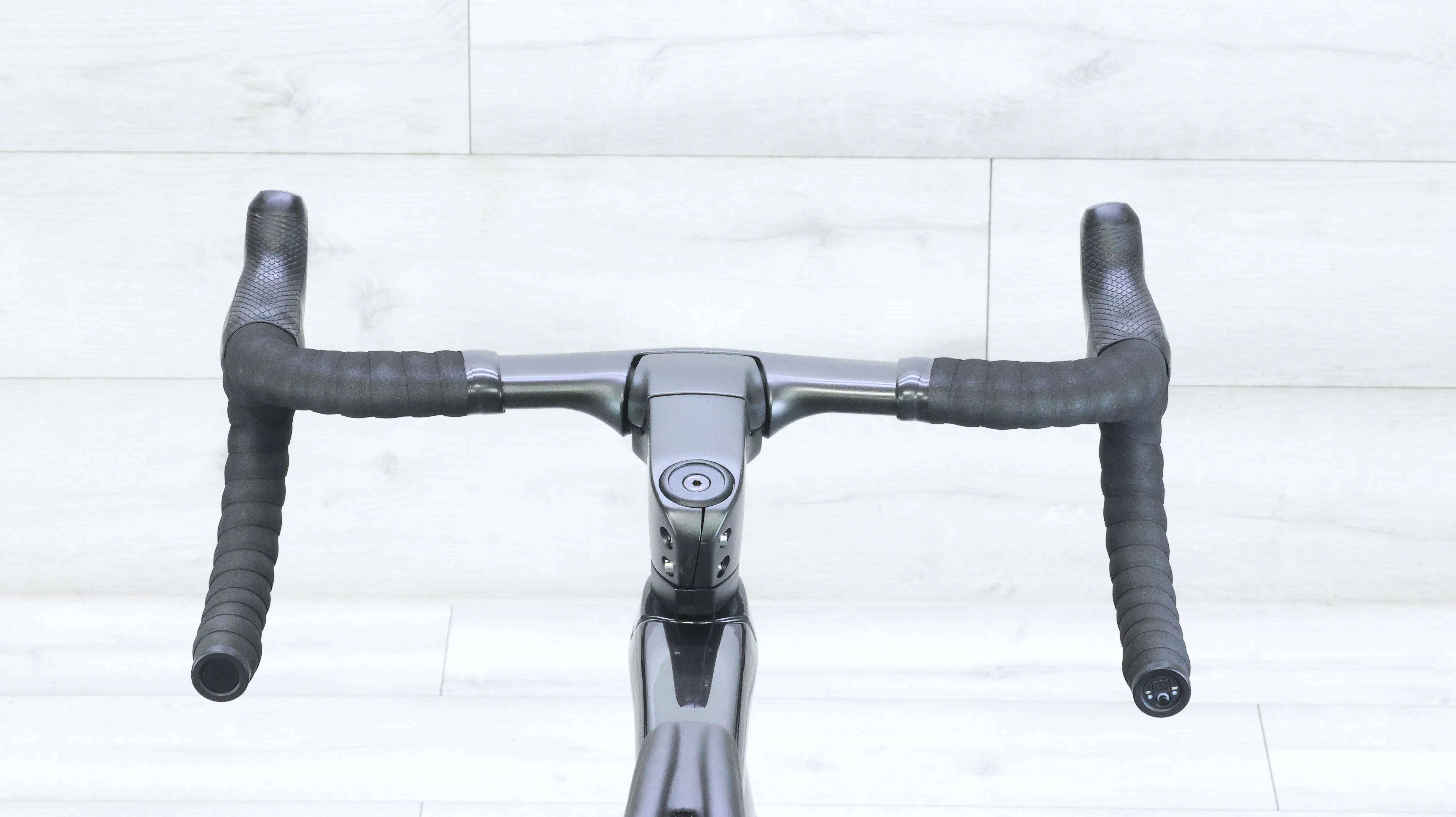 Trek Madone SLR Dura-Ace Di2 Road Bike - 2019, 54cm - Image 12