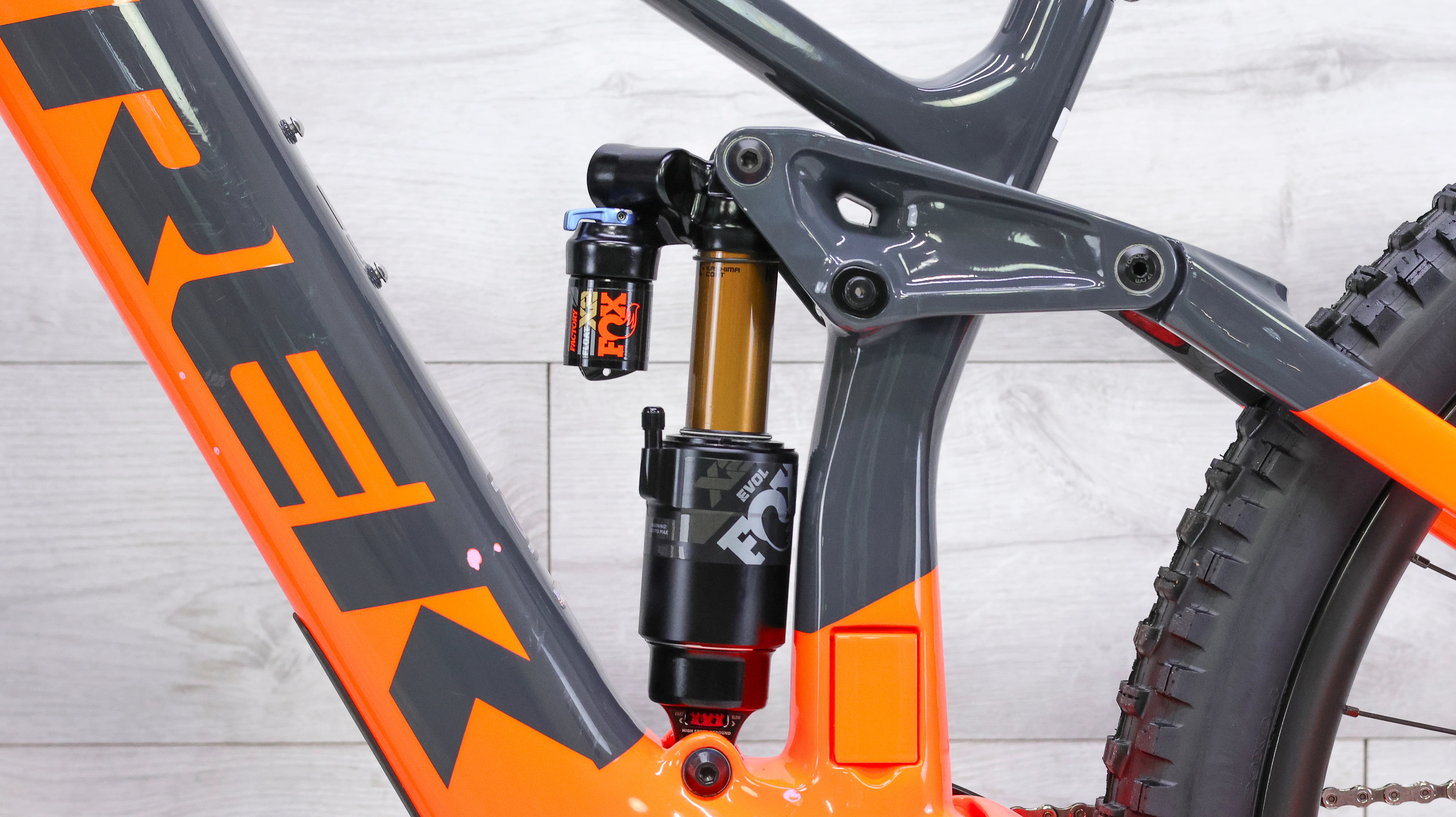 Trek Rail 9.8 XT Mountain E-Bike - 2021, Medium - Image 11