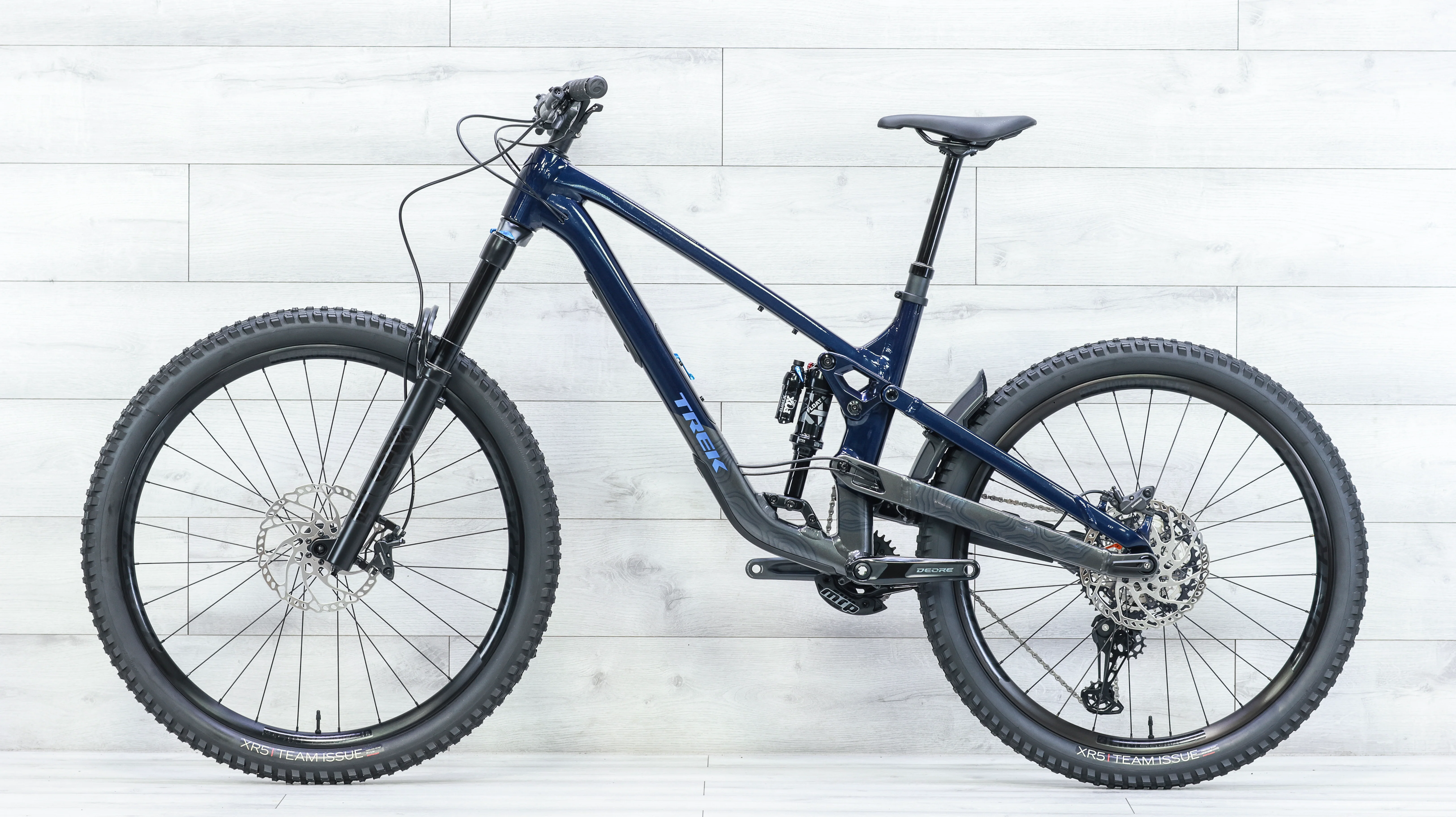 Trek Slash 8 Gen 6 Mountain Bike - 2024, Large - Image 2