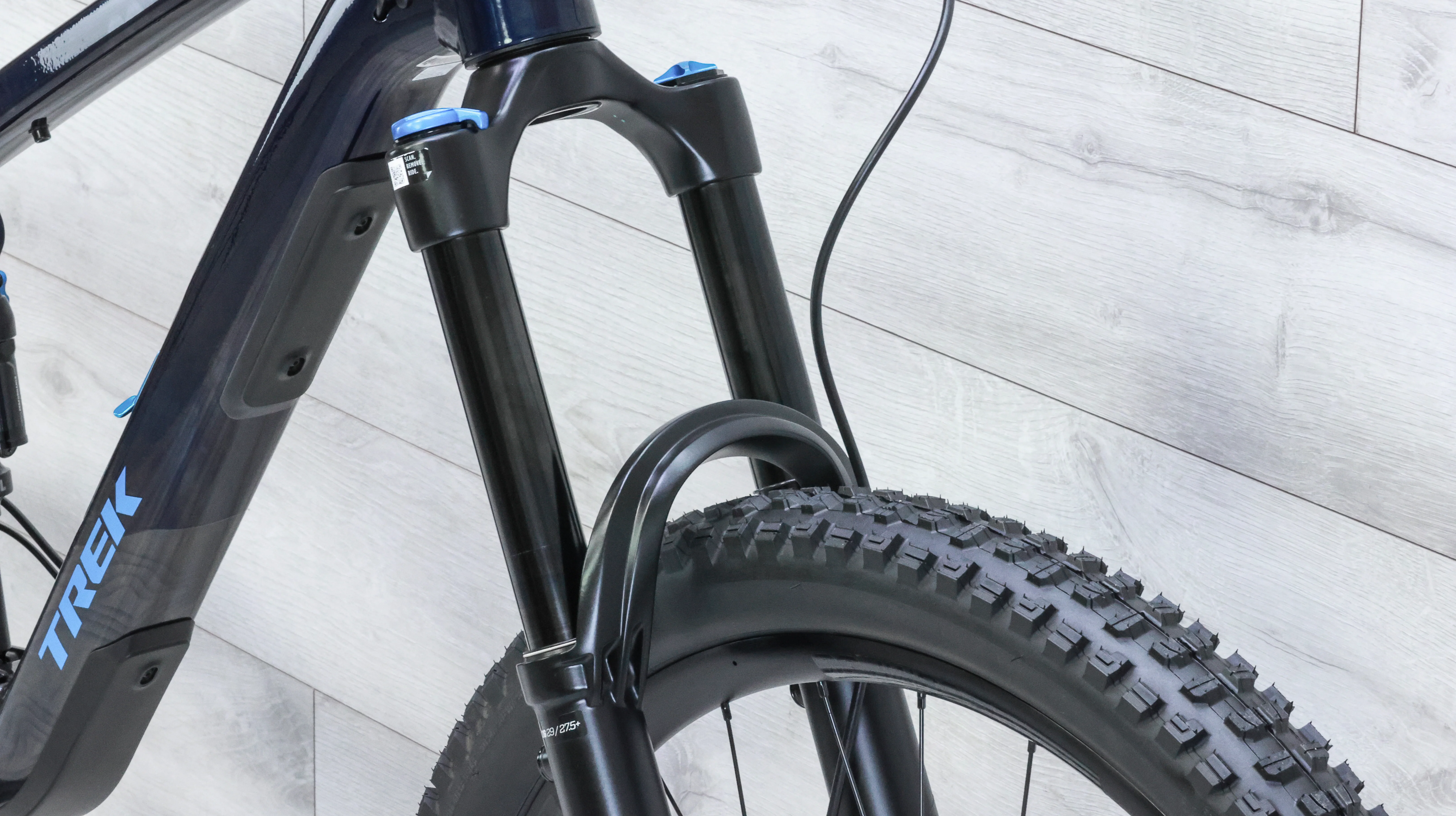Trek Slash 8 Gen 6 Mountain Bike - 2024, Large - Image 8