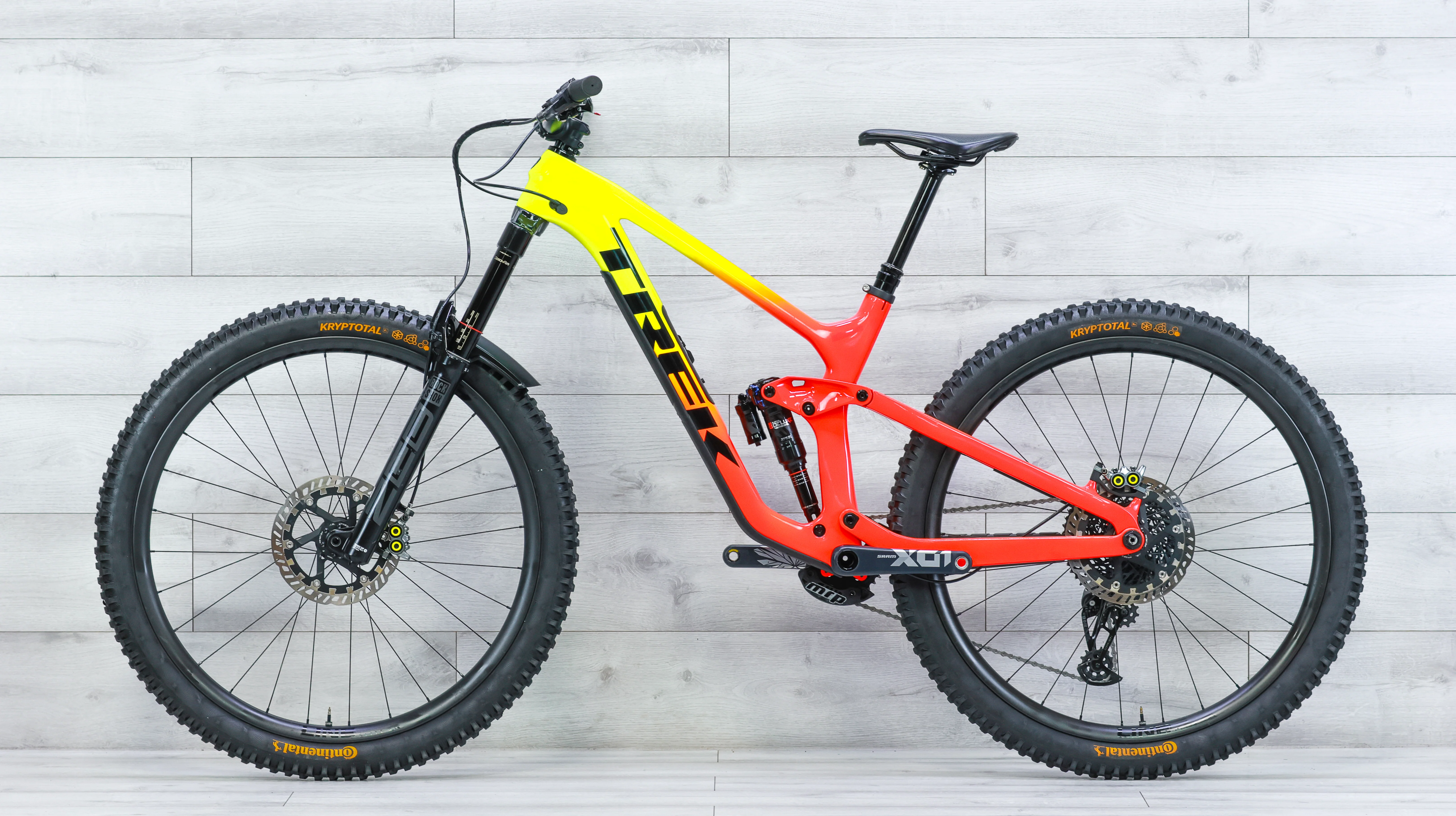 Trek Slash 9.8 GX AXS Gen 5 Project One Mountain Bike - 2023, Medium - Image 2