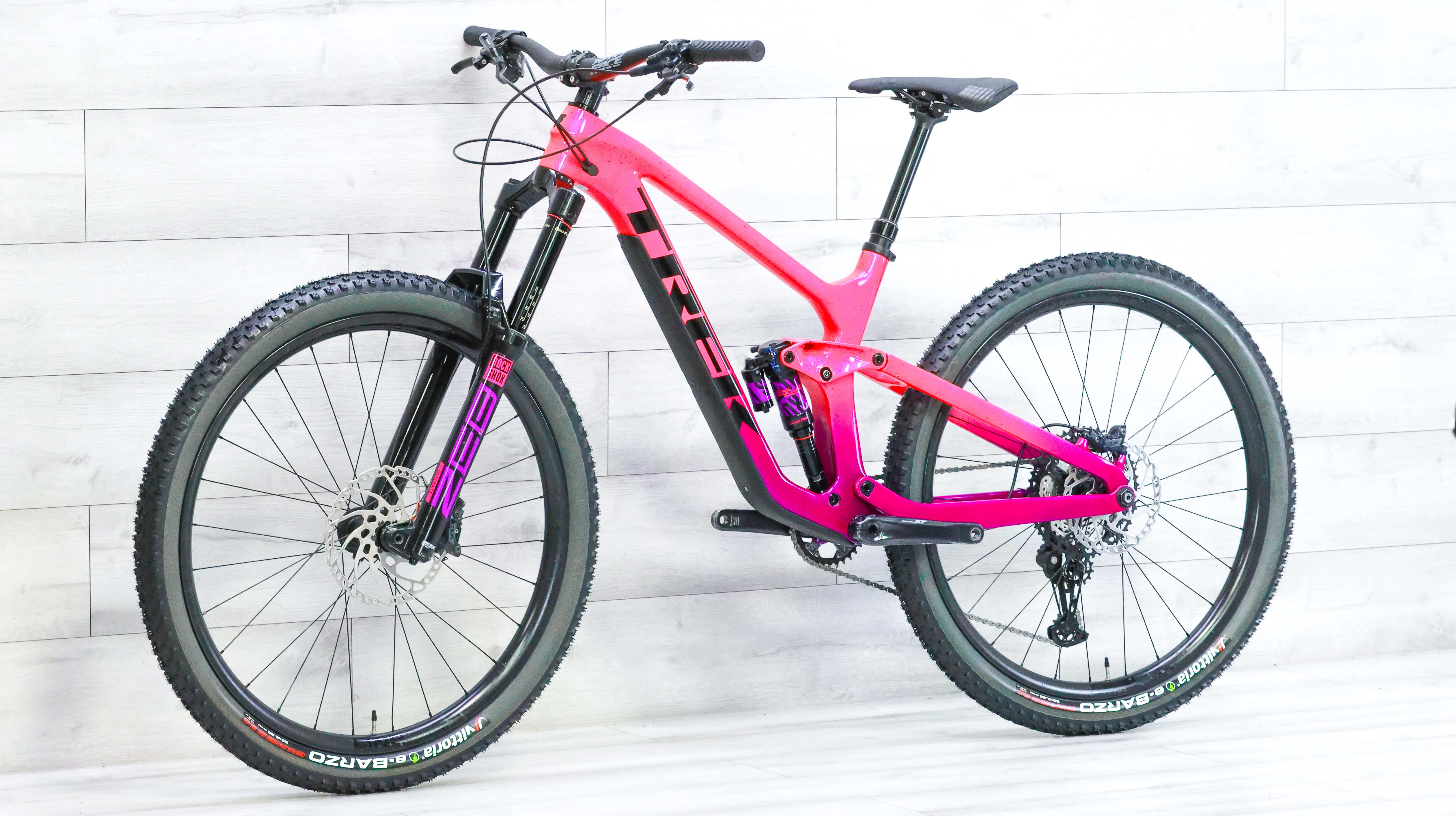 Trek Slash 9.8 XT Project One Mountain Bike - 2023, Medium - Image 4