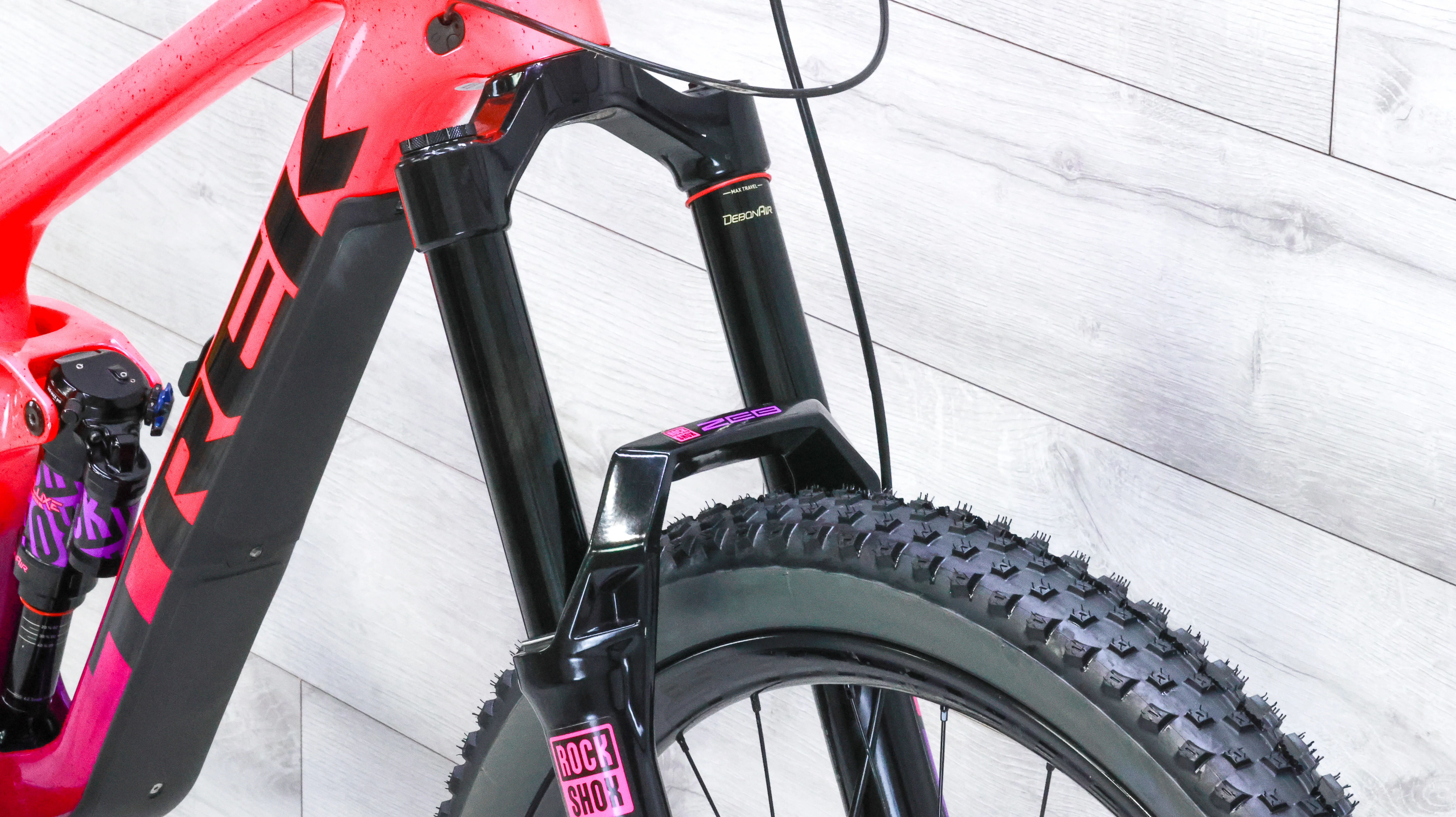 Trek Slash 9.8 XT Project One Mountain Bike - 2023, Medium - Image 8
